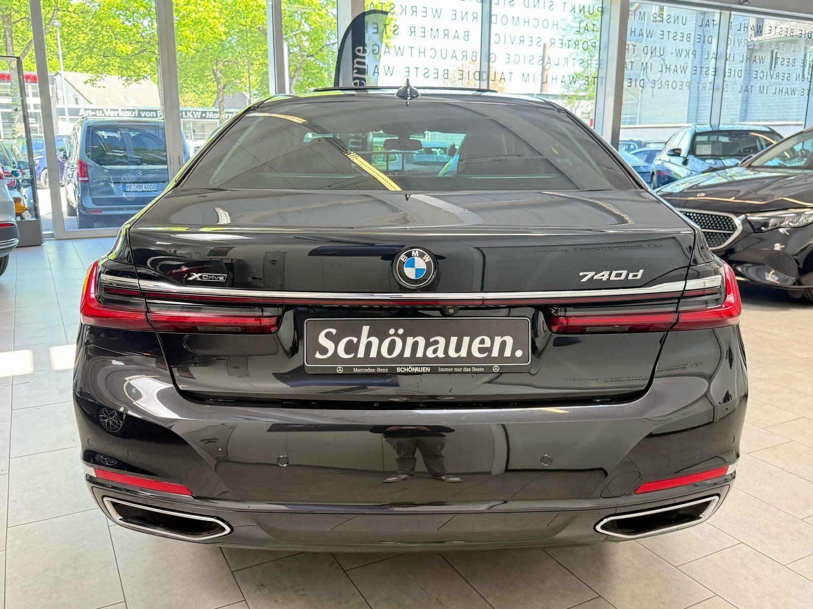 Fahrzeugabbildung BMW 740 d xDrive ExecutiveDrivePro+SHD+HARMAN+MASSAG