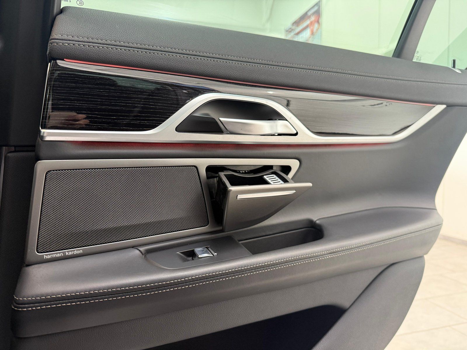 Fahrzeugabbildung BMW 740 d xDrive ExecutiveDrivePro+STDHZ+HUD+MASSAGE