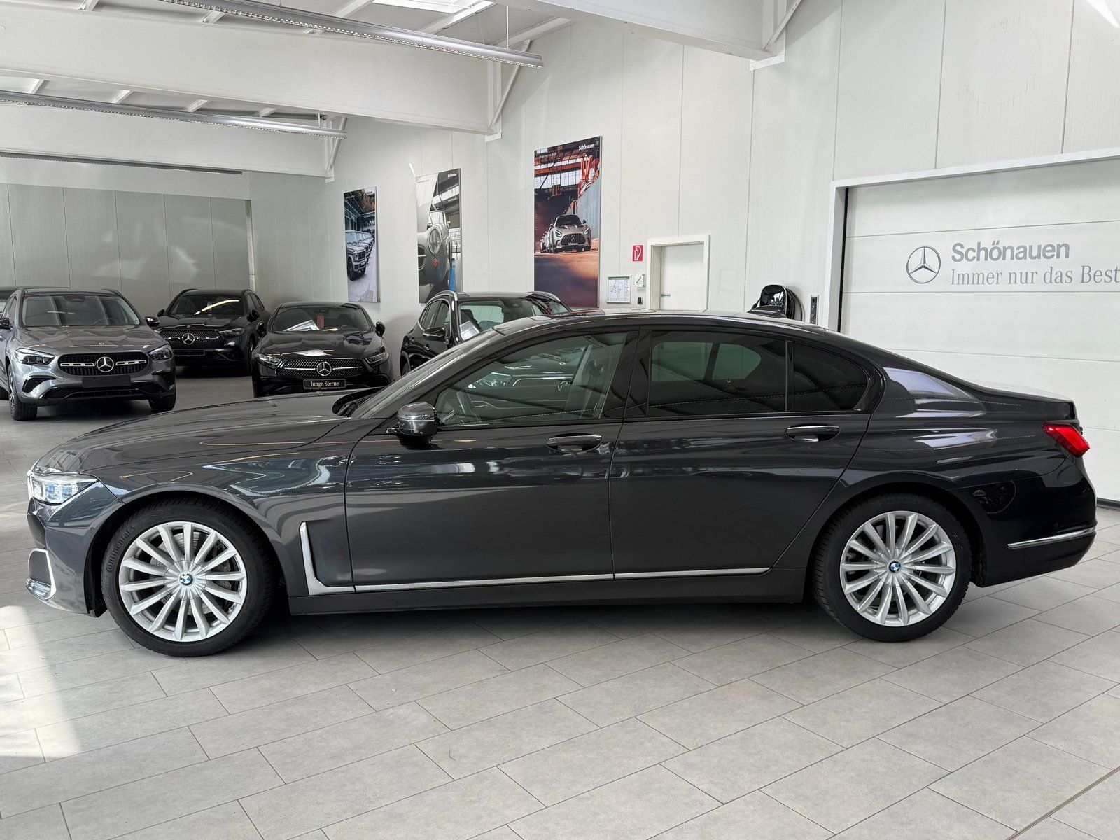 Fahrzeugabbildung BMW 740 d xDrive ExecutiveDrivePro+STDHZ+HUD+MASSAGE