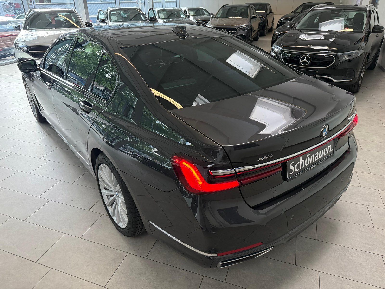 Fahrzeugabbildung BMW 740 d xDrive ExecutiveDrivePro+STDHZ+HUD+MASSAGE