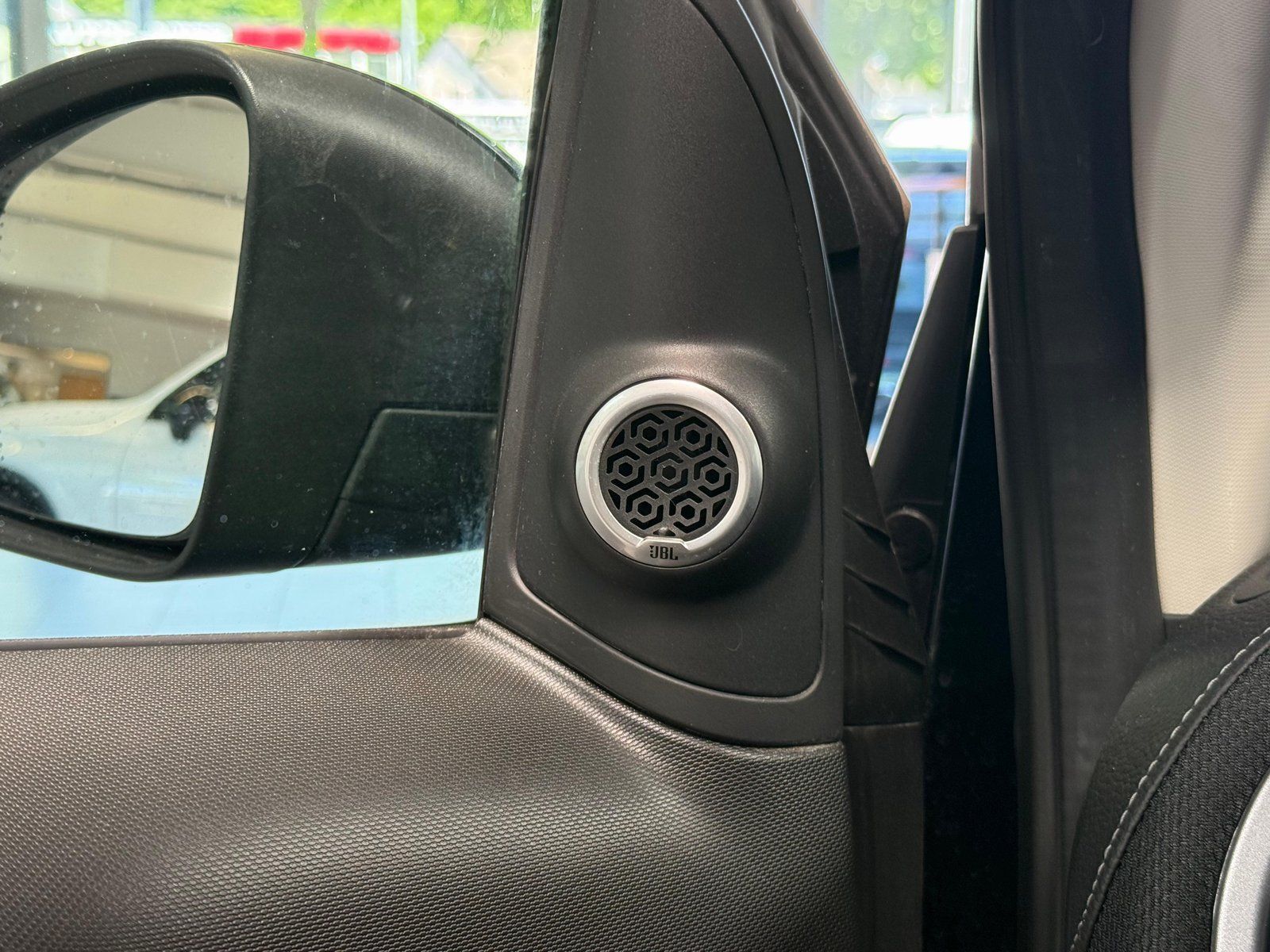 Fahrzeugabbildung Smart BRABUS fortwo 80 kW JBL+LEDER+PANO+NAVI+KAMERA