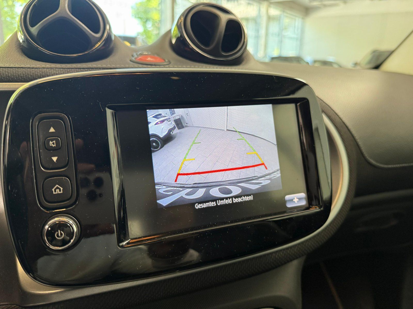 Fahrzeugabbildung Smart BRABUS fortwo 80 kW JBL+LEDER+PANO+NAVI+KAMERA