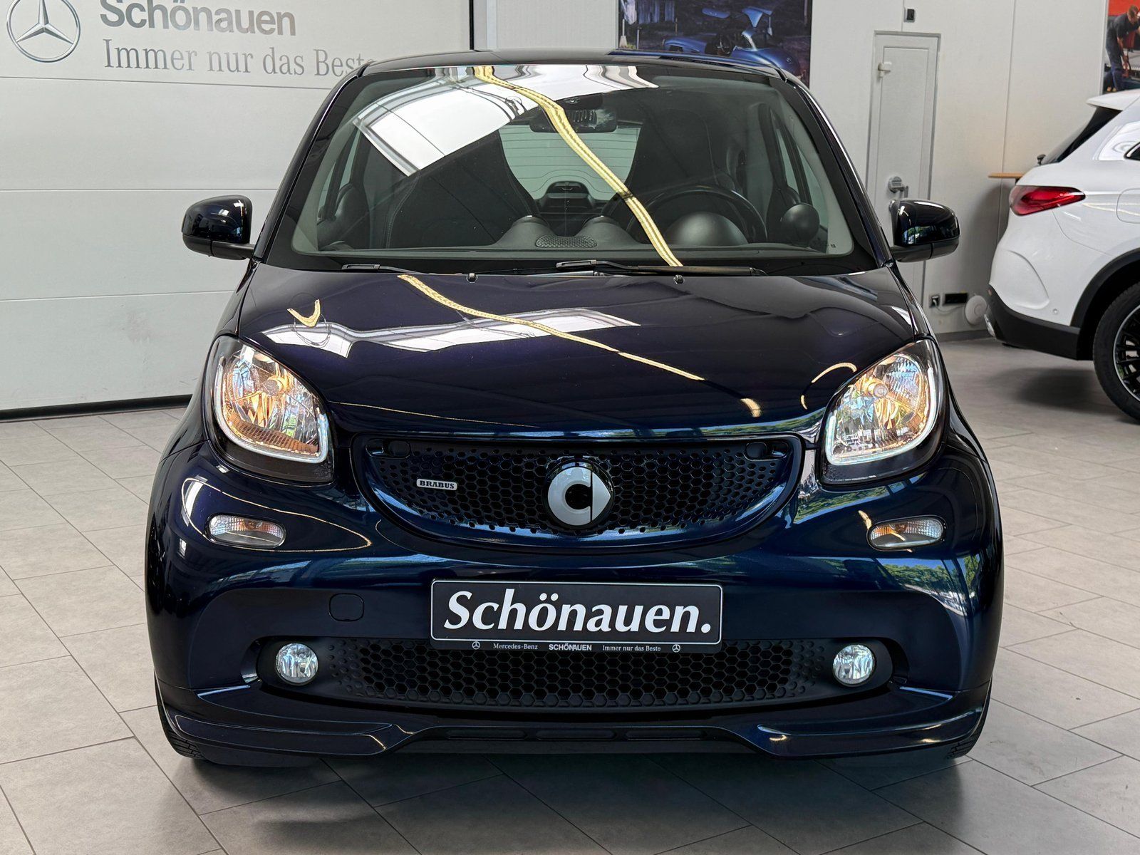 Fahrzeugabbildung Smart BRABUS fortwo 80 kW JBL+LEDER+PANO+NAVI+KAMERA