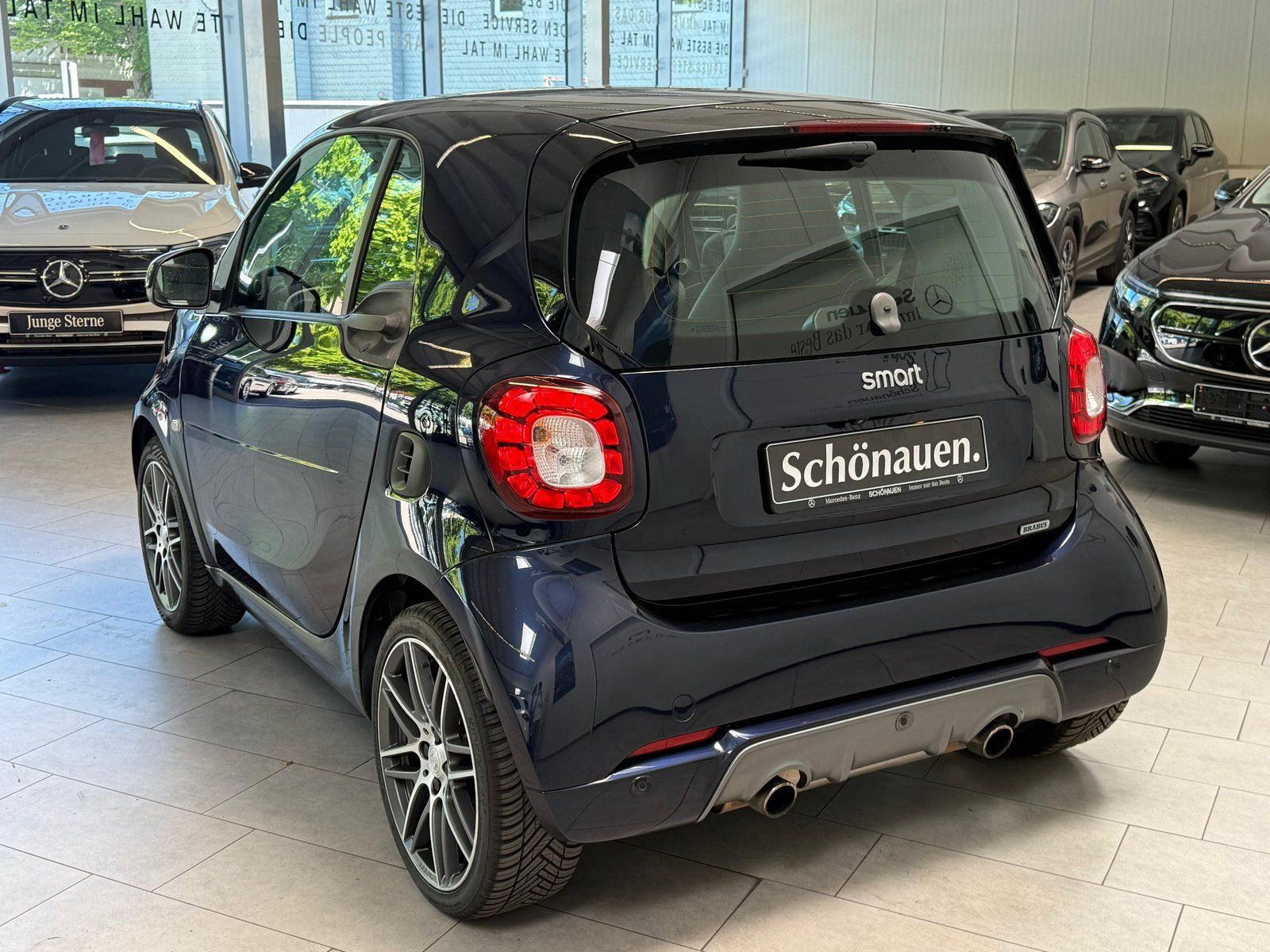 Fahrzeugabbildung Smart BRABUS fortwo 80 kW JBL+LEDER+PANO+NAVI+KAMERA