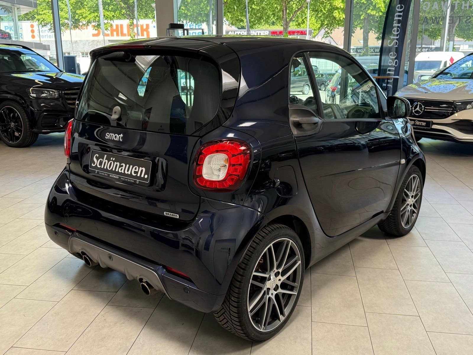 Fahrzeugabbildung Smart BRABUS fortwo 80 kW JBL+LEDER+PANO+NAVI+KAMERA