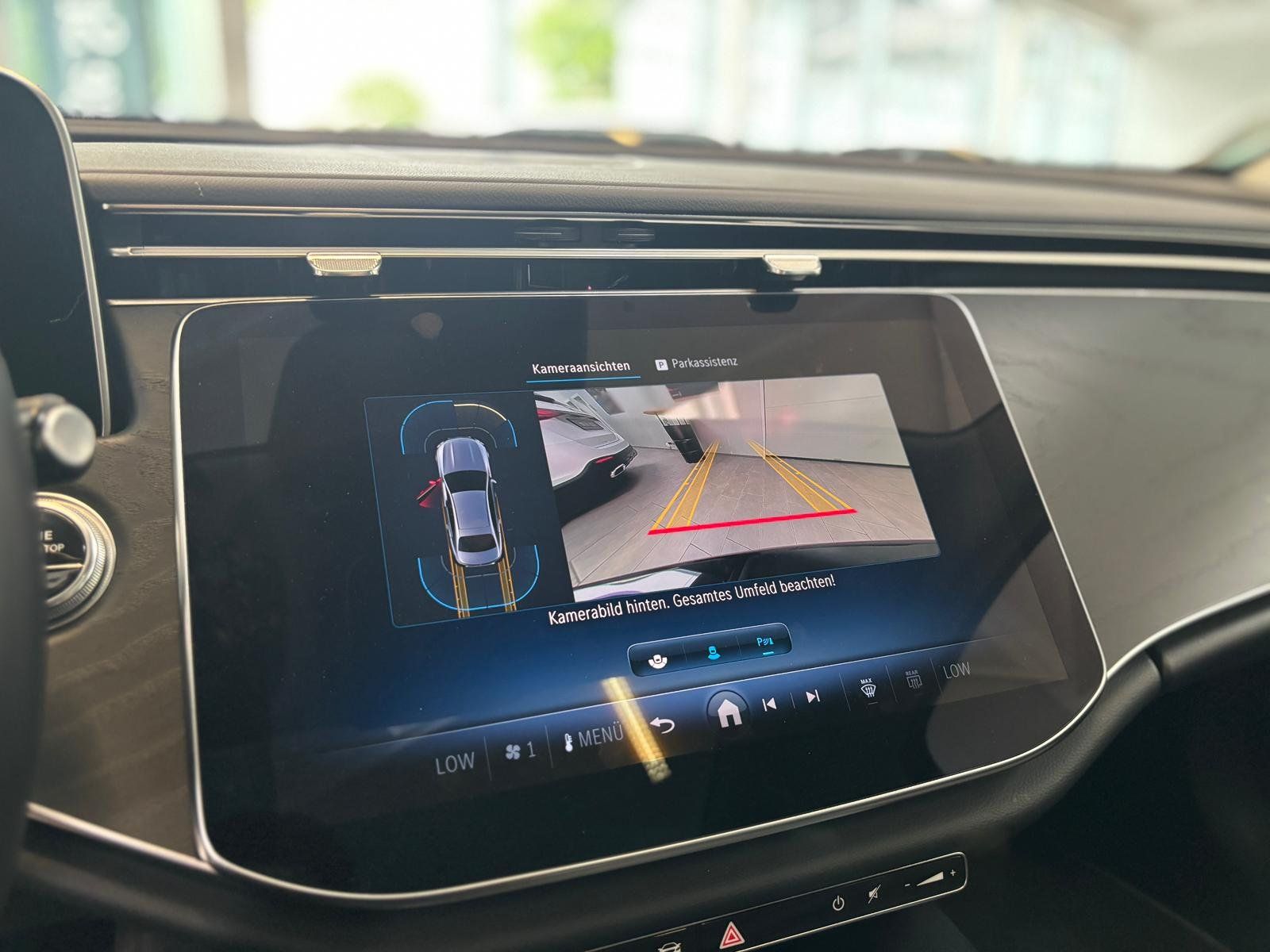 Fahrzeugabbildung Mercedes-Benz E 200 AVANTGARDE PANO+DISTRO+19"+KEYLESS+CARPLAY