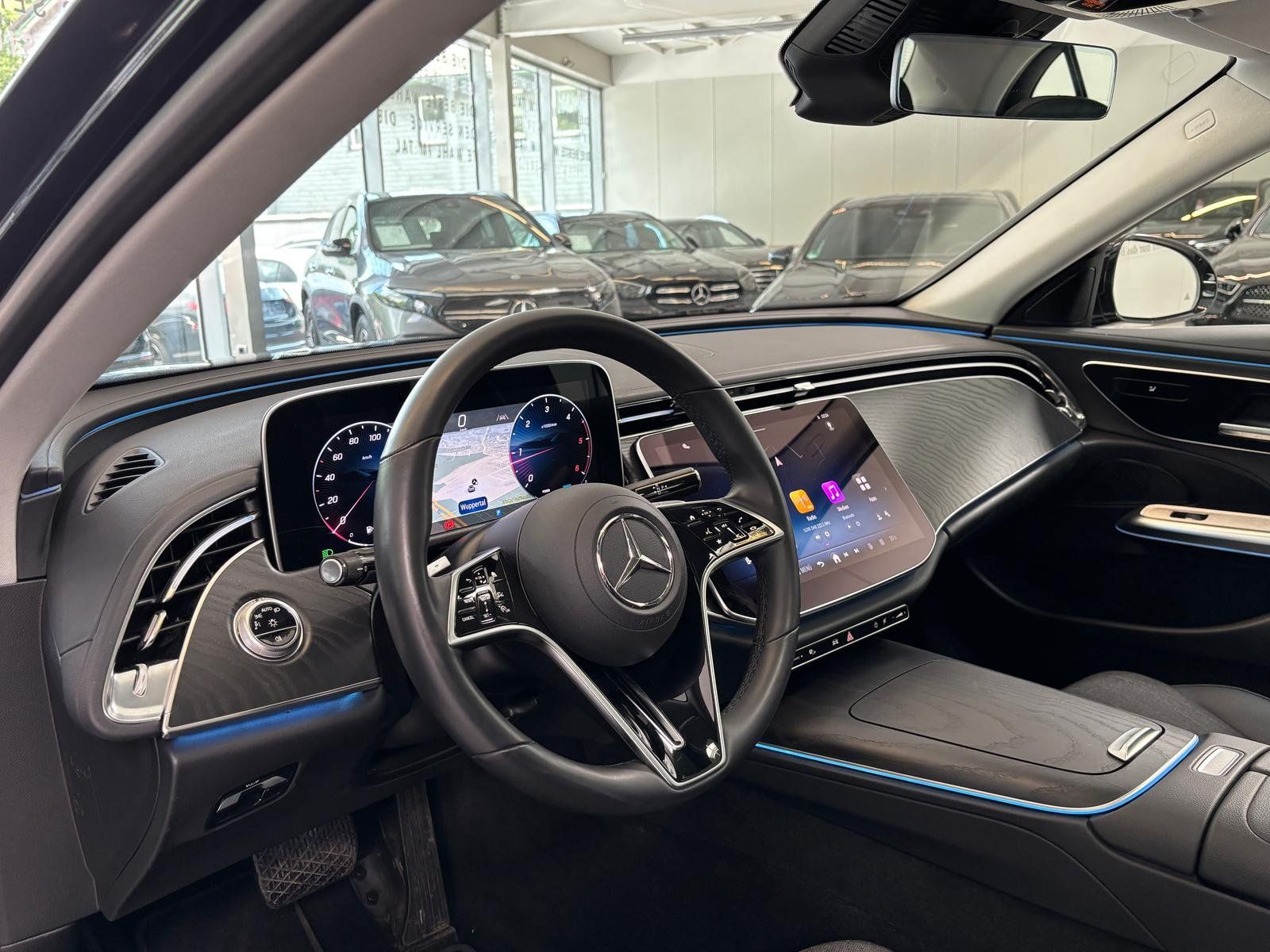 Fahrzeugabbildung Mercedes-Benz E 220 d AVANTGARDE PANO+DISTRONIC+TOTWINKEL+19"