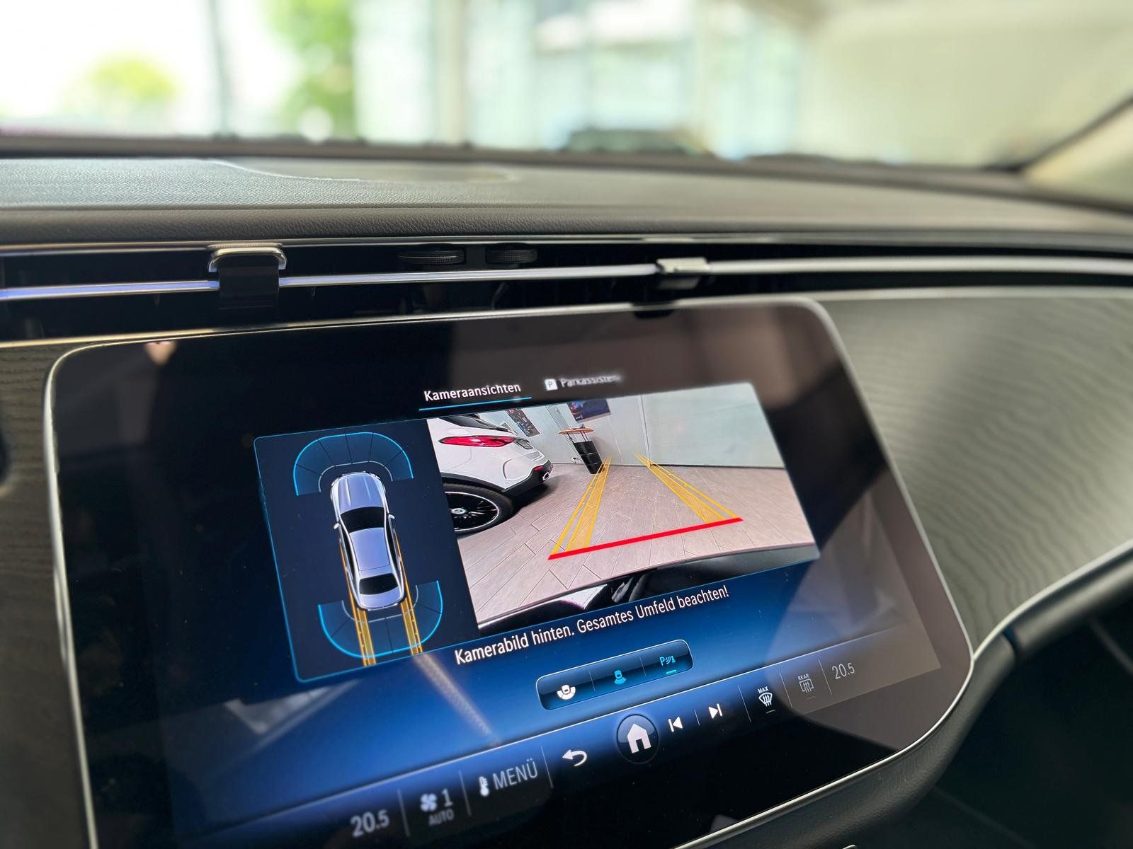 Fahrzeugabbildung Mercedes-Benz E 220 d AVANTGARDE PANO+DISTRONIC+TOTWINKEL+19"