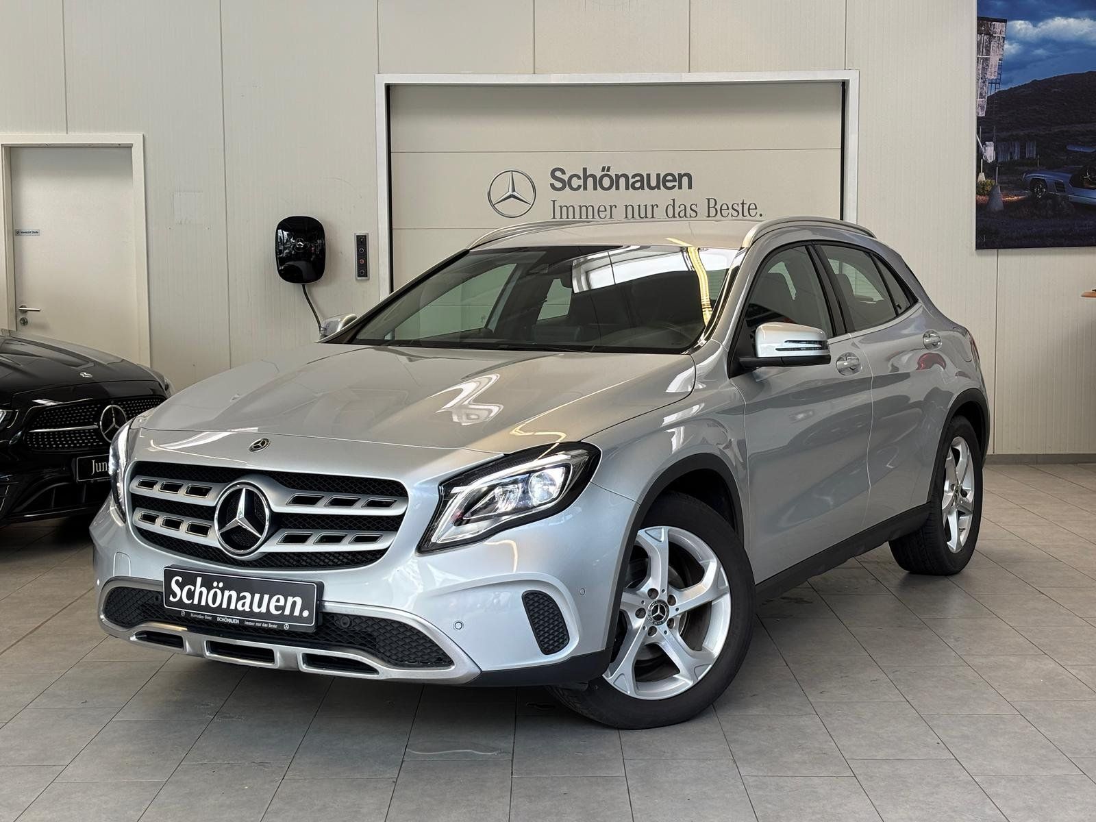 Mercedes-Benz GLA 180 Urban KAMERA+LED+PARKTRONIC+SITZHIEZUNG