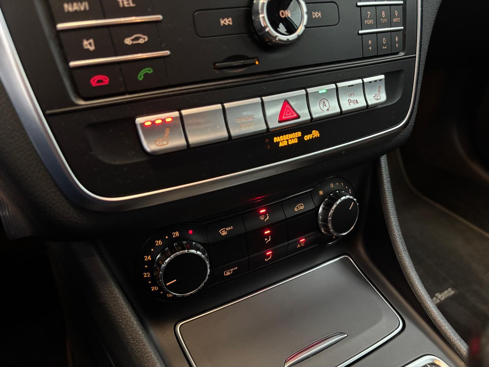 Fahrzeugabbildung Mercedes-Benz GLA 180 Urban KAMERA+LED+PARKTRONIC+SITZHIEZUNG