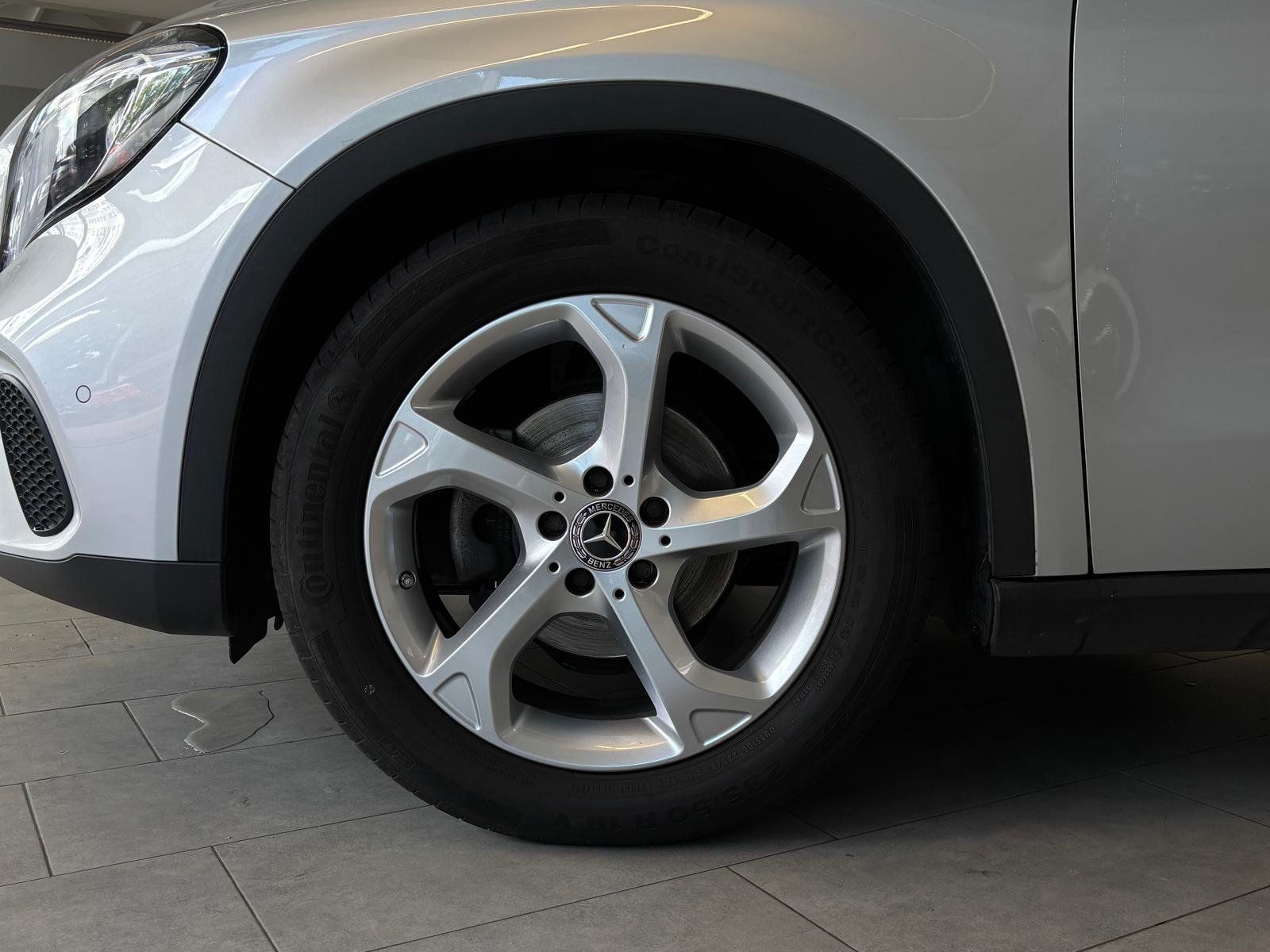 Fahrzeugabbildung Mercedes-Benz GLA 180 Urban KAMERA+LED+PARKTRONIC+SITZHIEZUNG