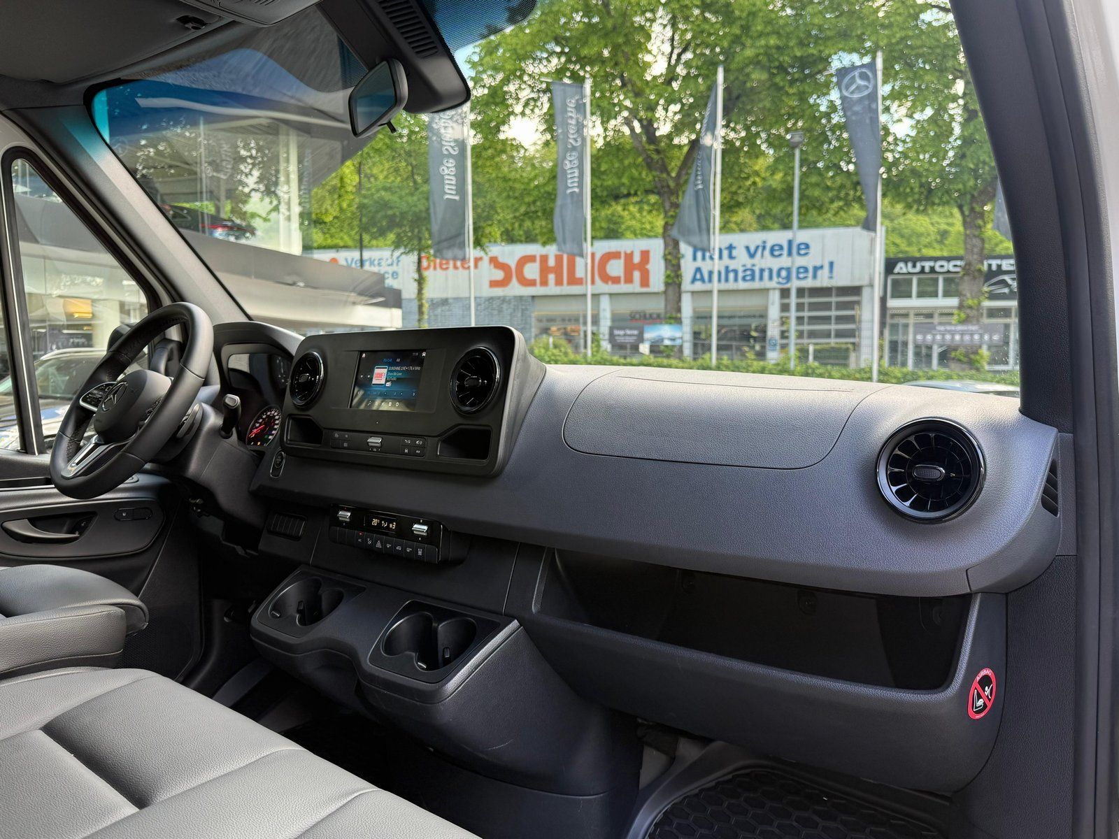Fahrzeugabbildung Mercedes-Benz Sprinter 319 4x4 L3H2 AHK3,5t+LED+STDHZ+TRENNWAN
