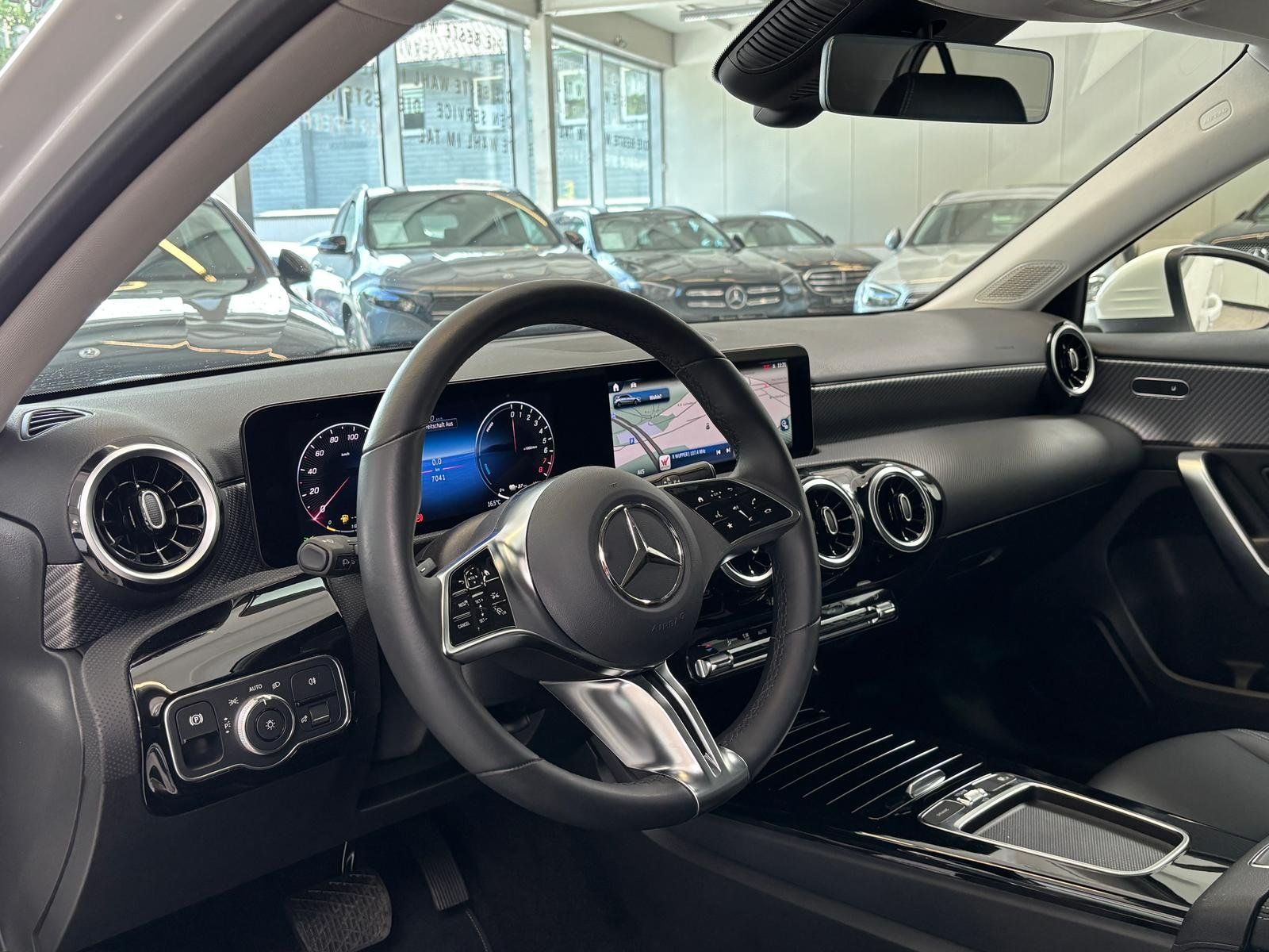 Fahrzeugabbildung Mercedes-Benz A 250 e PROGRESSIVE ADVANCED+11KW+PRIVACY+WINTER