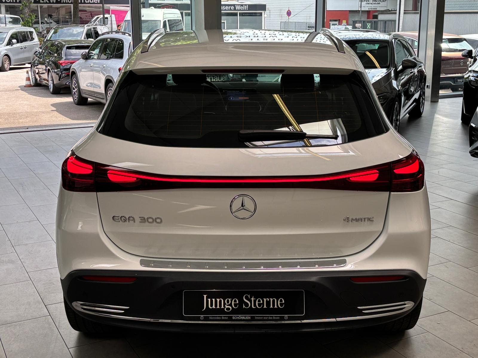 Fahrzeugabbildung Mercedes-Benz EQA 300 4M PROGRESSIVE ADV.+CARPLAY+VZ-ASSIST