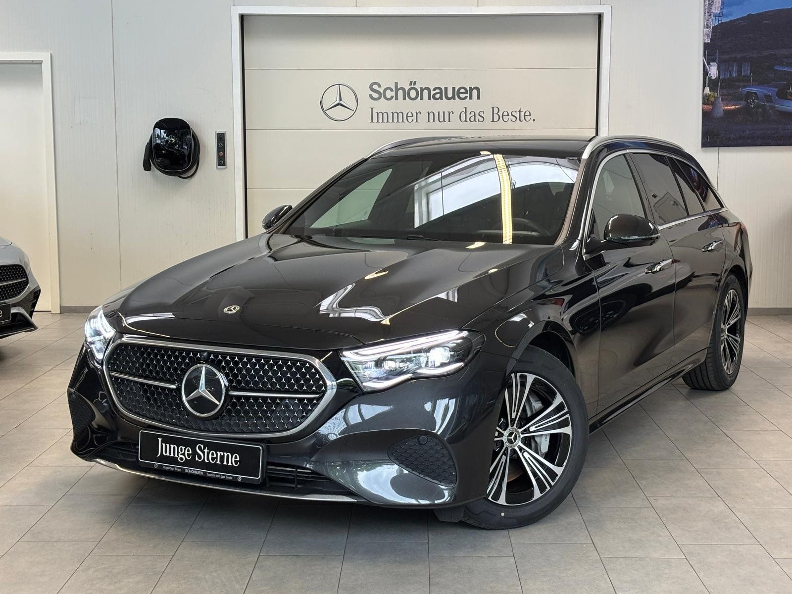Mercedes-Benz E 450 d 4M T PANO+LEDER+AHK+DISTRO+KEYLESS+360°