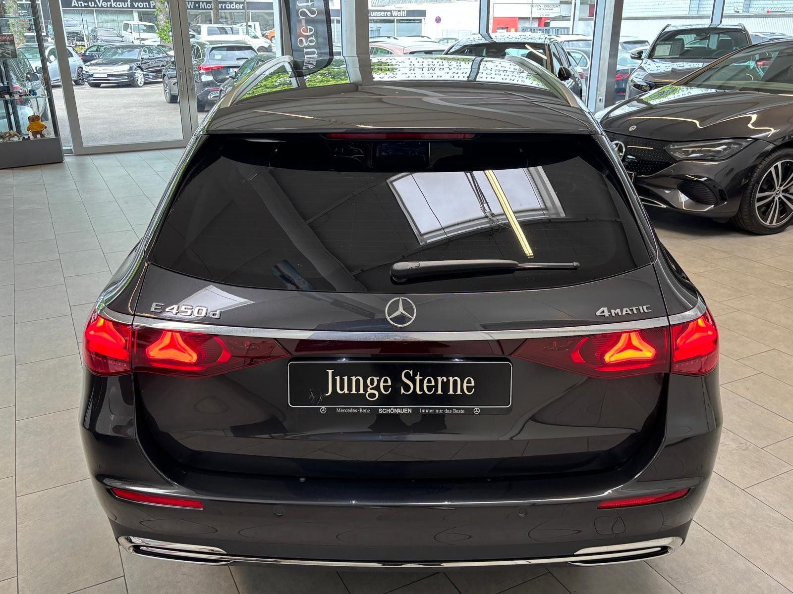 Fahrzeugabbildung Mercedes-Benz E 450 d 4M T PANO+LEDER+AHK+DISTRO+KEYLESS+360°