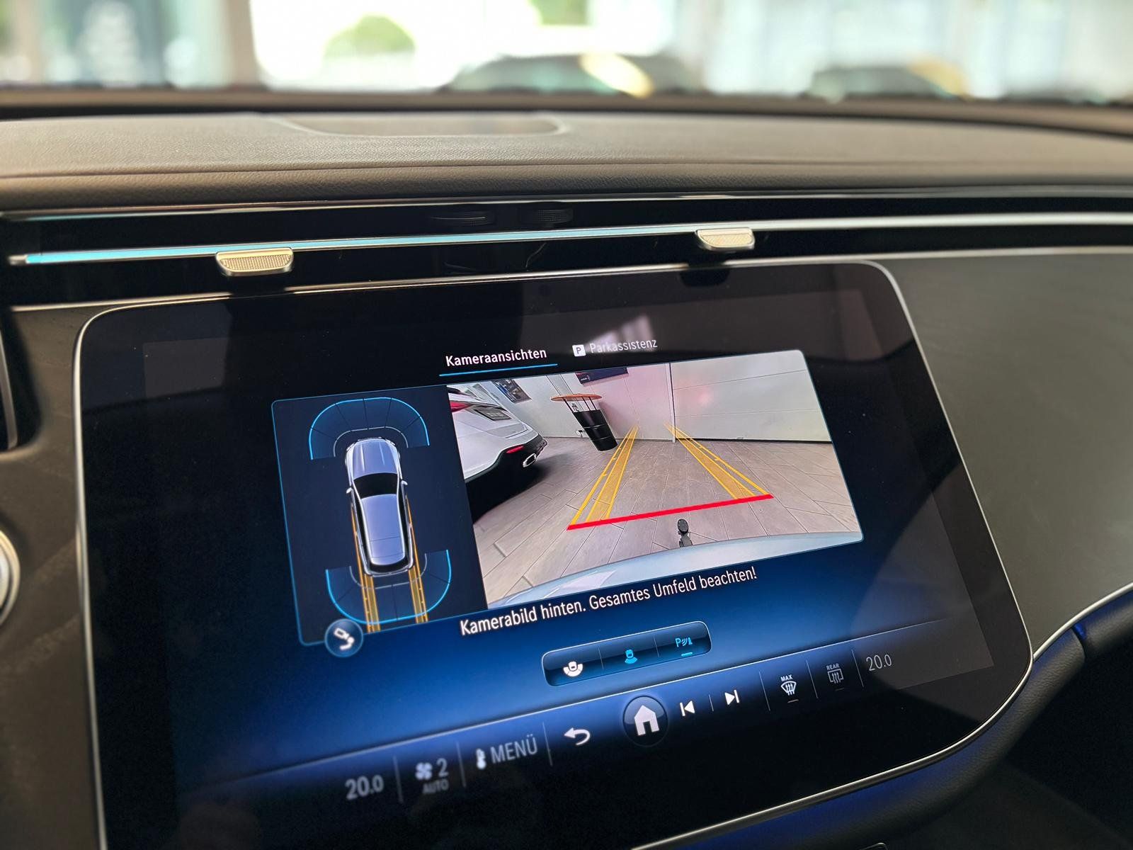 Fahrzeugabbildung Mercedes-Benz E 300 de T AVANTGARDE ADV+AHK+PRIVACY+SIDEBAGFON