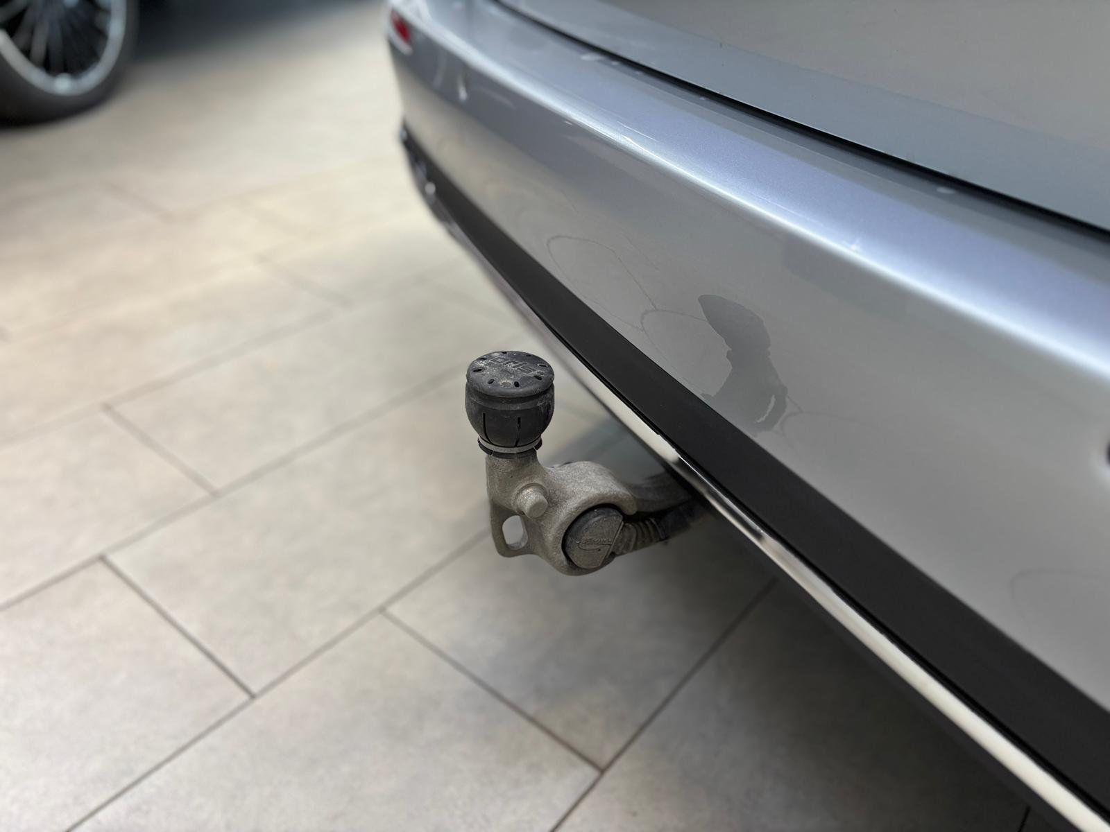 Fahrzeugabbildung Mercedes-Benz E 300 de T AVANTGARDE ADV+AHK+PRIVACY+SIDEBAGFON