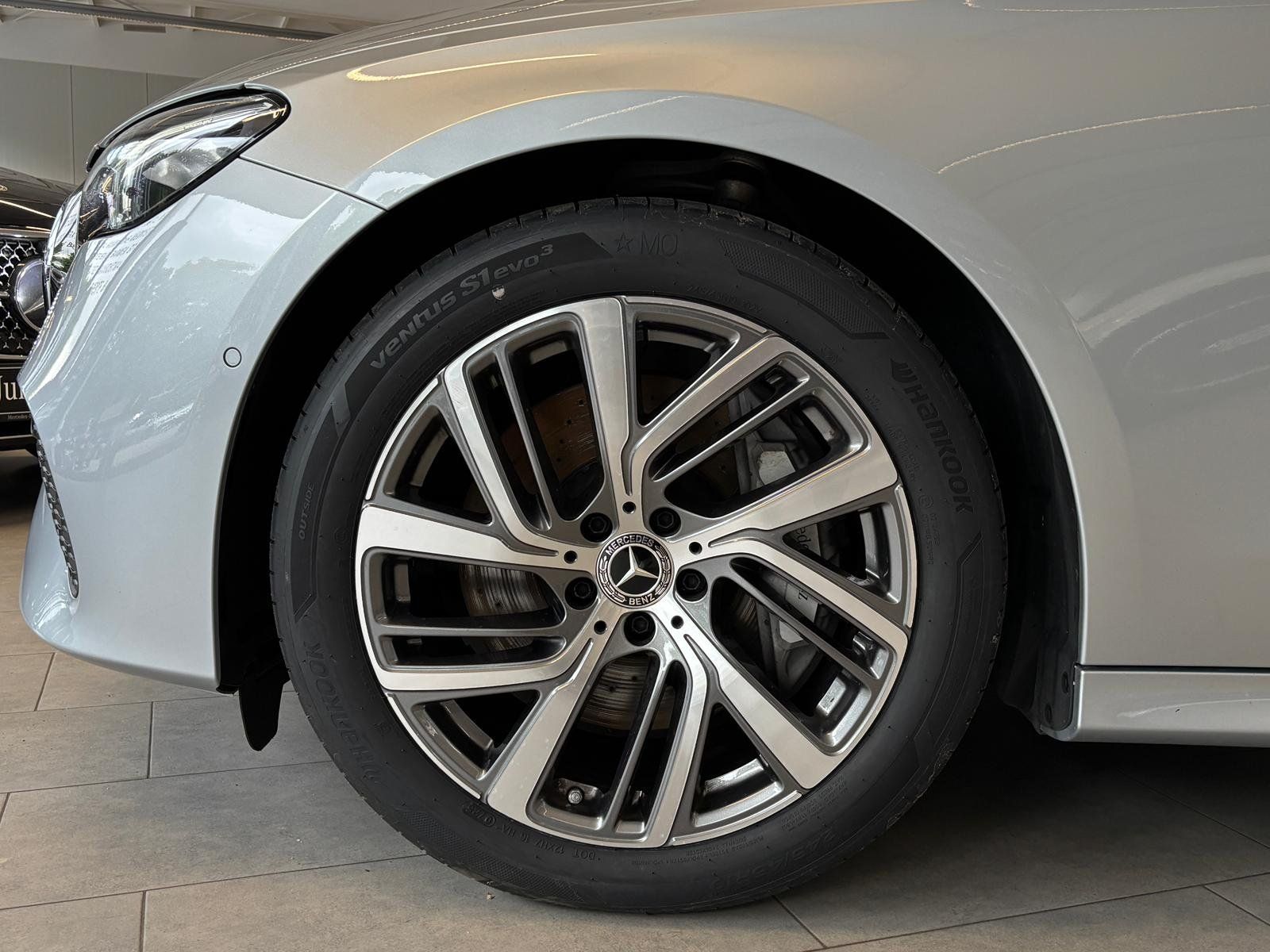 Fahrzeugabbildung Mercedes-Benz E 300 de T AVANTGARDE ADV+AHK+PRIVACY+SIDEBAGFON