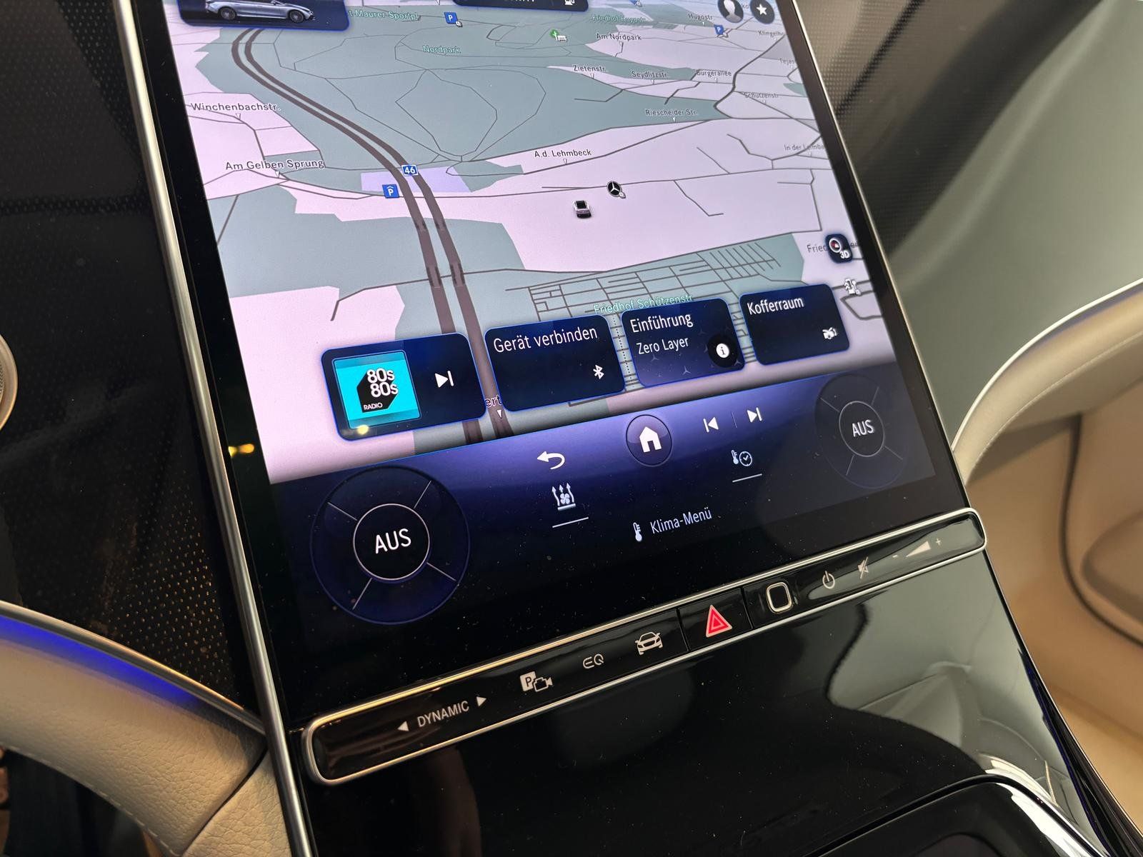 Fahrzeugabbildung Mercedes-Benz EQE 300 PREMIUM HAL10°+HUD+AHK+DIGITAL+AC22+BURM