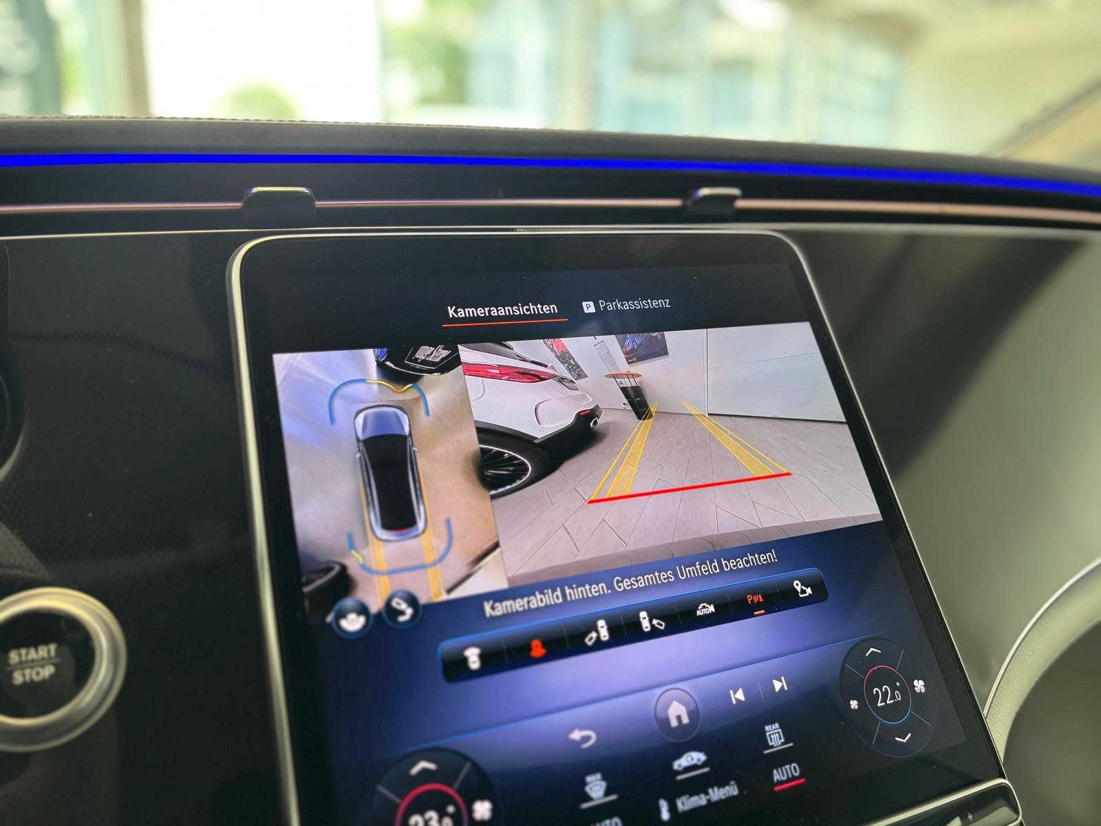 Fahrzeugabbildung Mercedes-Benz EQE 300 PREMIUM HAL10°+HUD+AHK+DIGITAL+AC22+BURM