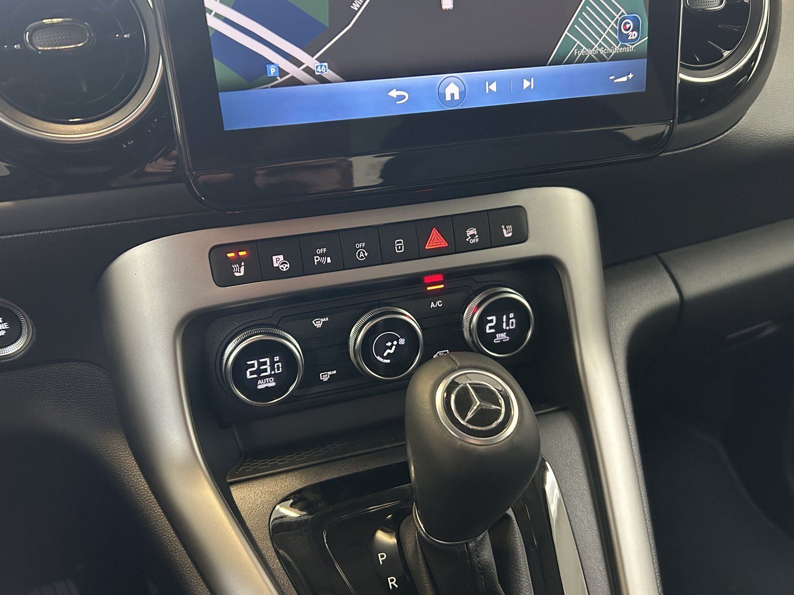 Fahrzeugabbildung Mercedes-Benz T 180 SONDERMODELL KAMERA+TECHNIK+LED+NAVI+SHZ
