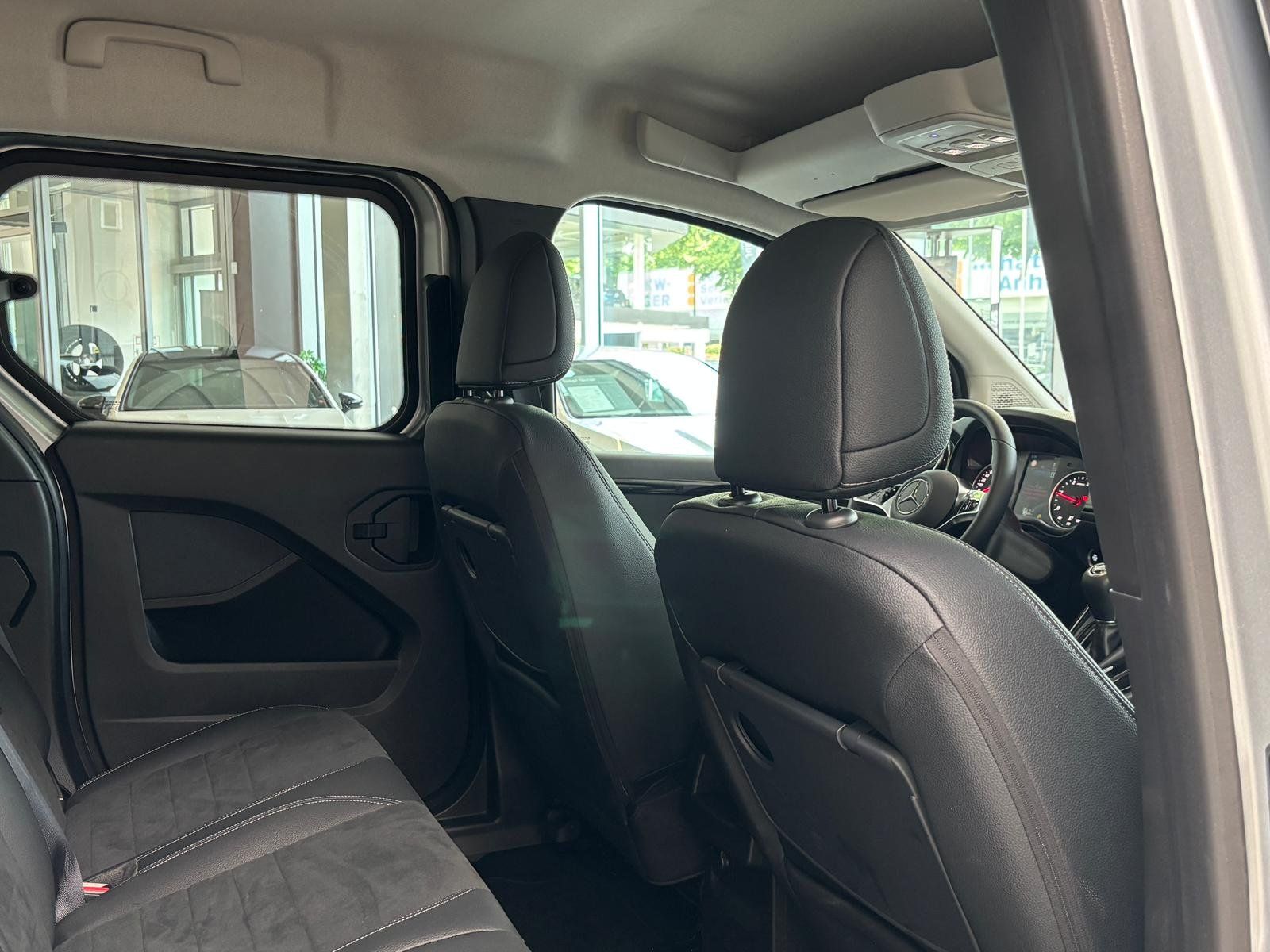 Fahrzeugabbildung Mercedes-Benz T 180 d LED+7G+KAMERA+TOTWINKEL+TEMPOMAT+SHZ