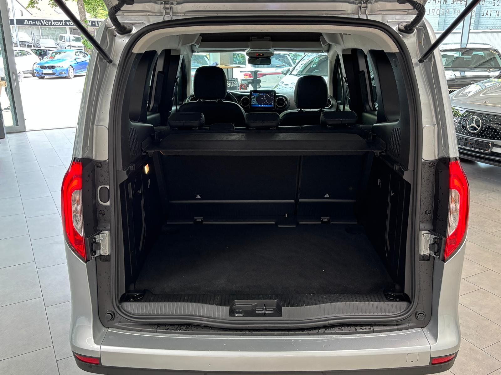 Fahrzeugabbildung Mercedes-Benz T 180 d LED+7G+KAMERA+TOTWINKEL+TEMPOMAT+SHZ