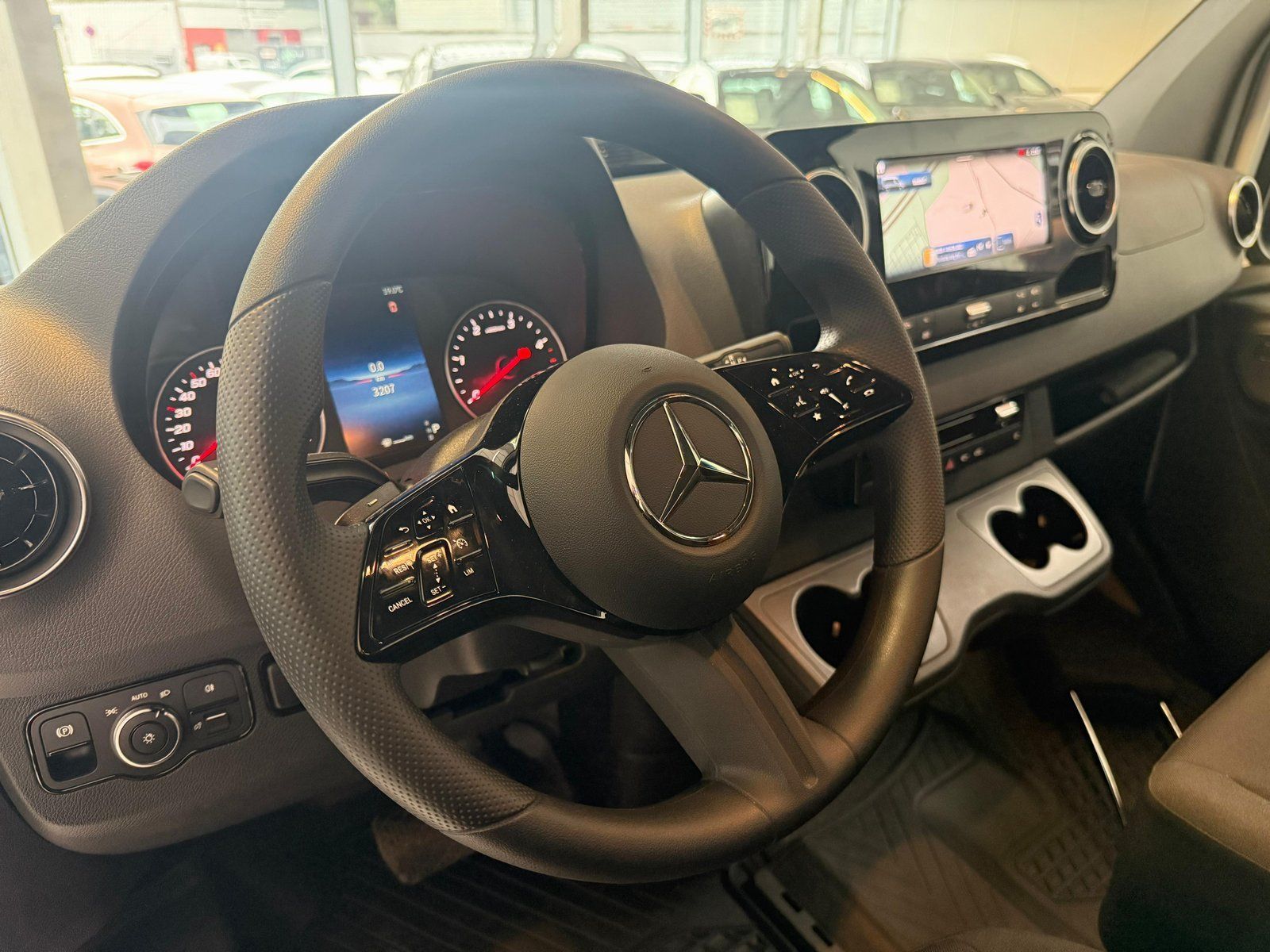 Fahrzeugabbildung Mercedes-Benz Sprinter 319 PRO 3665 Pritsche AHK3,5+LED+LENKHZ