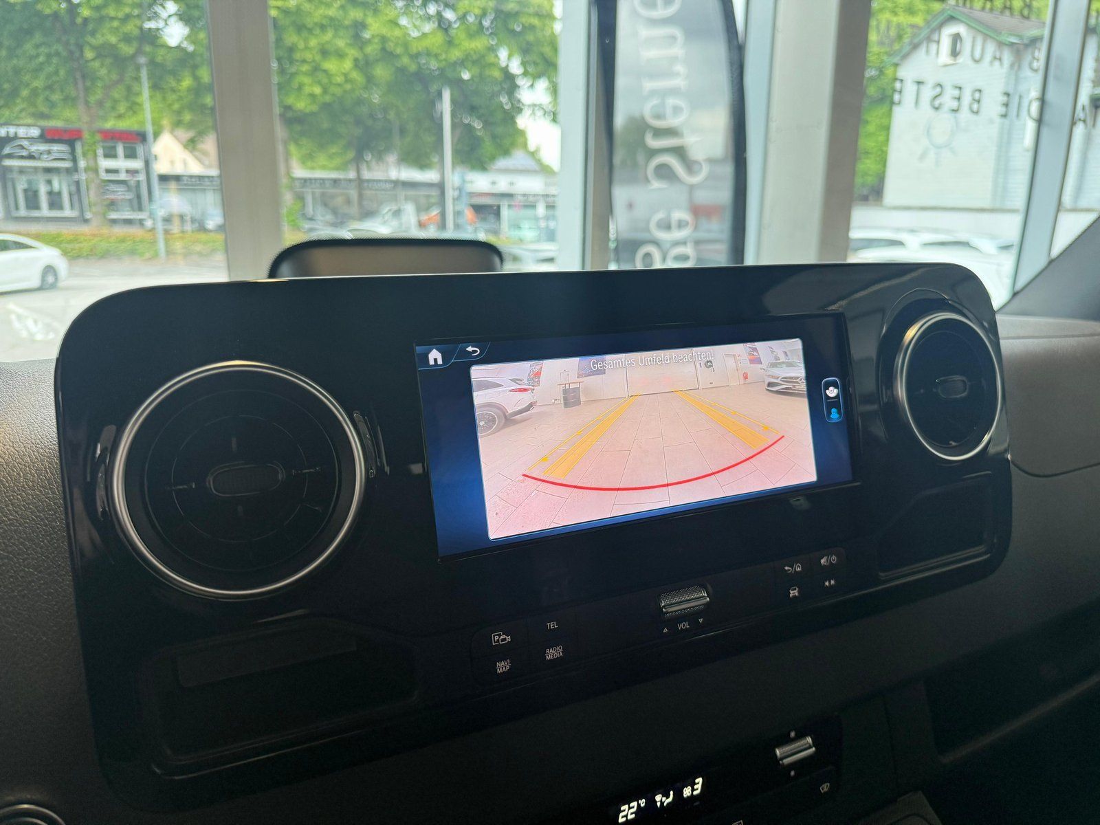 Fahrzeugabbildung Mercedes-Benz Sprinter 319 PRO 3665 Pritsche AHK3,5+LED+LENKHZ