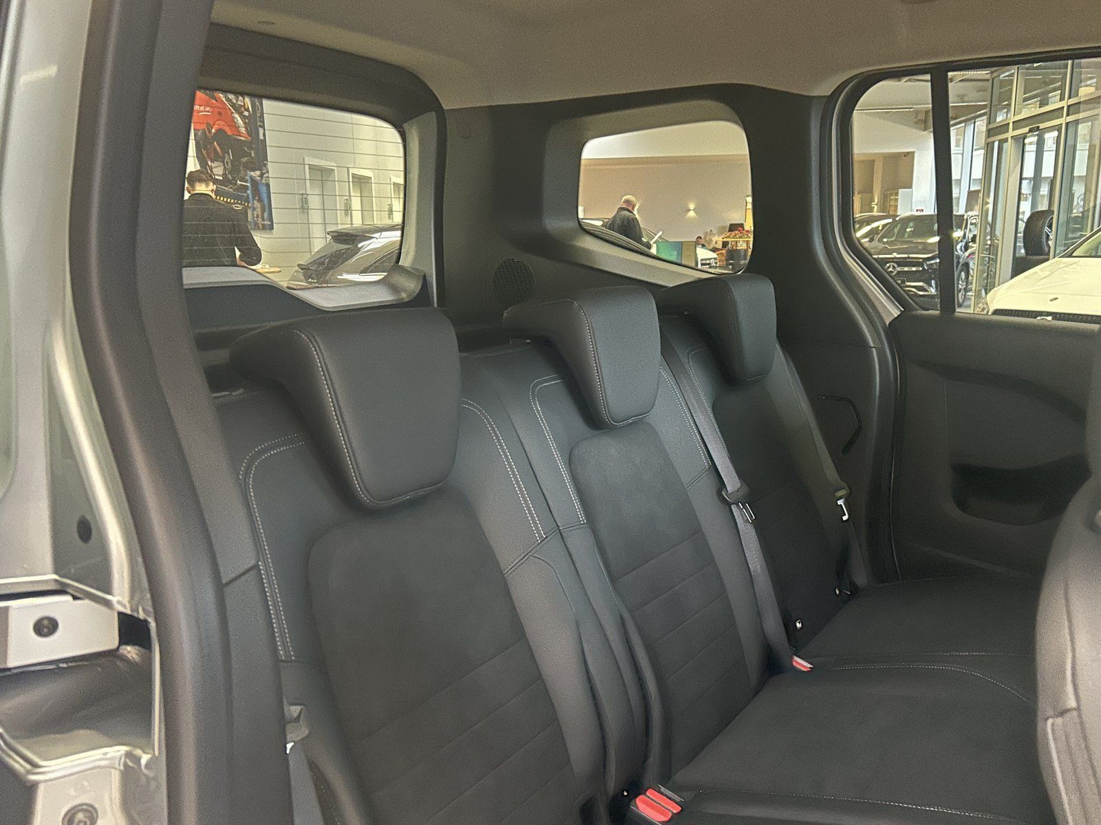 Fahrzeugabbildung Mercedes-Benz T 180 FACELIFT24+EDITION+LED+KAMERA+CARPLAY