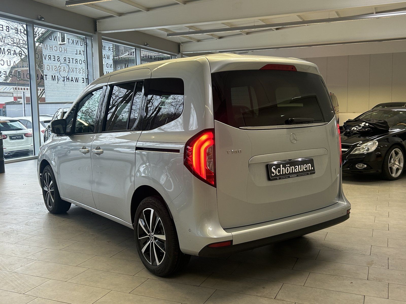 Fahrzeugabbildung Mercedes-Benz T 180 FACELIFT24+EDITION+LED+KAMERA+CARPLAY