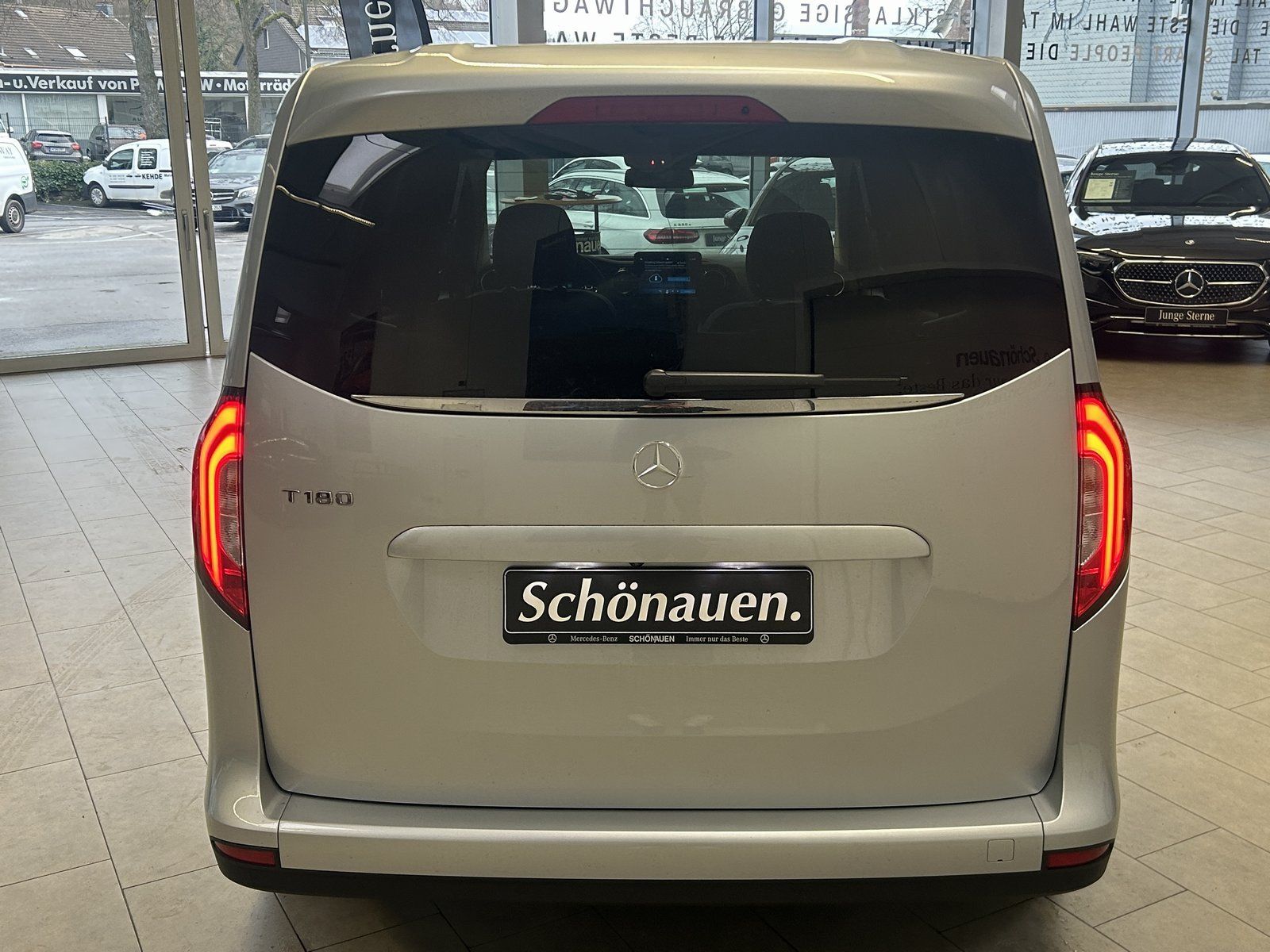 Fahrzeugabbildung Mercedes-Benz T 180 FACELIFT24+EDITION+LED+KAMERA+CARPLAY