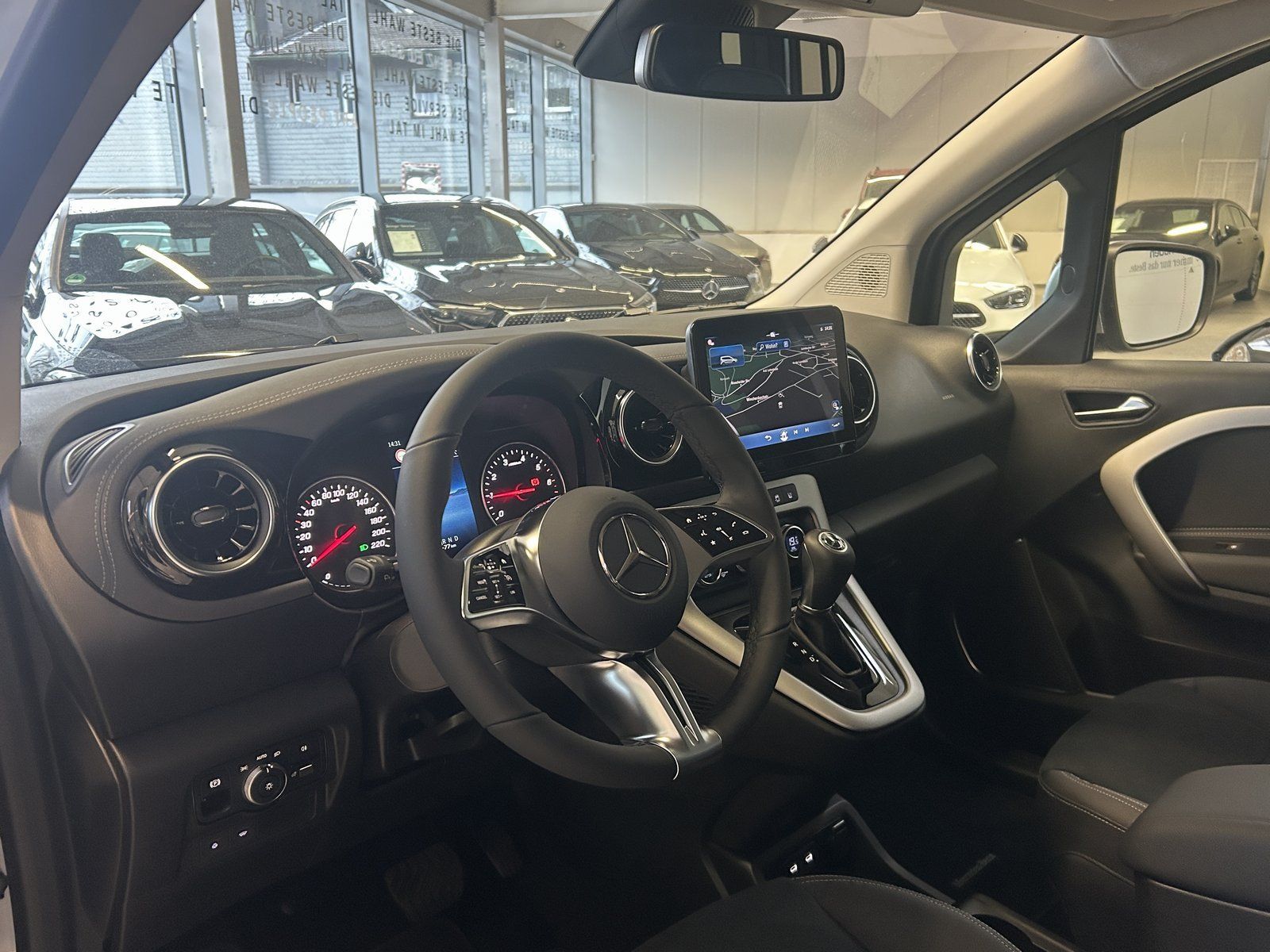 Fahrzeugabbildung Mercedes-Benz T 180 FACELIFT24+EDITION+LED+KAMERA+CARPLAY