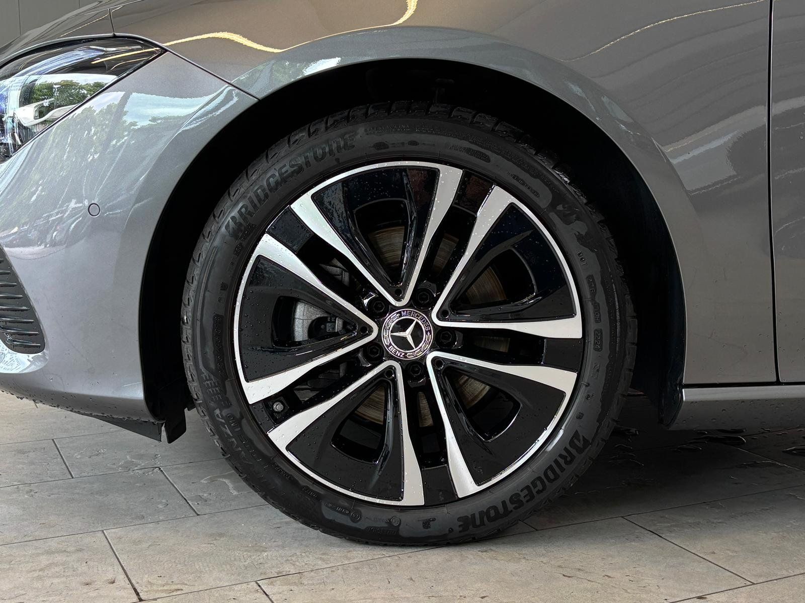 Fahrzeugabbildung Mercedes-Benz CLA 180 SB KEYLESS+360°+DISTRO+EASYPACK+CARPLAY