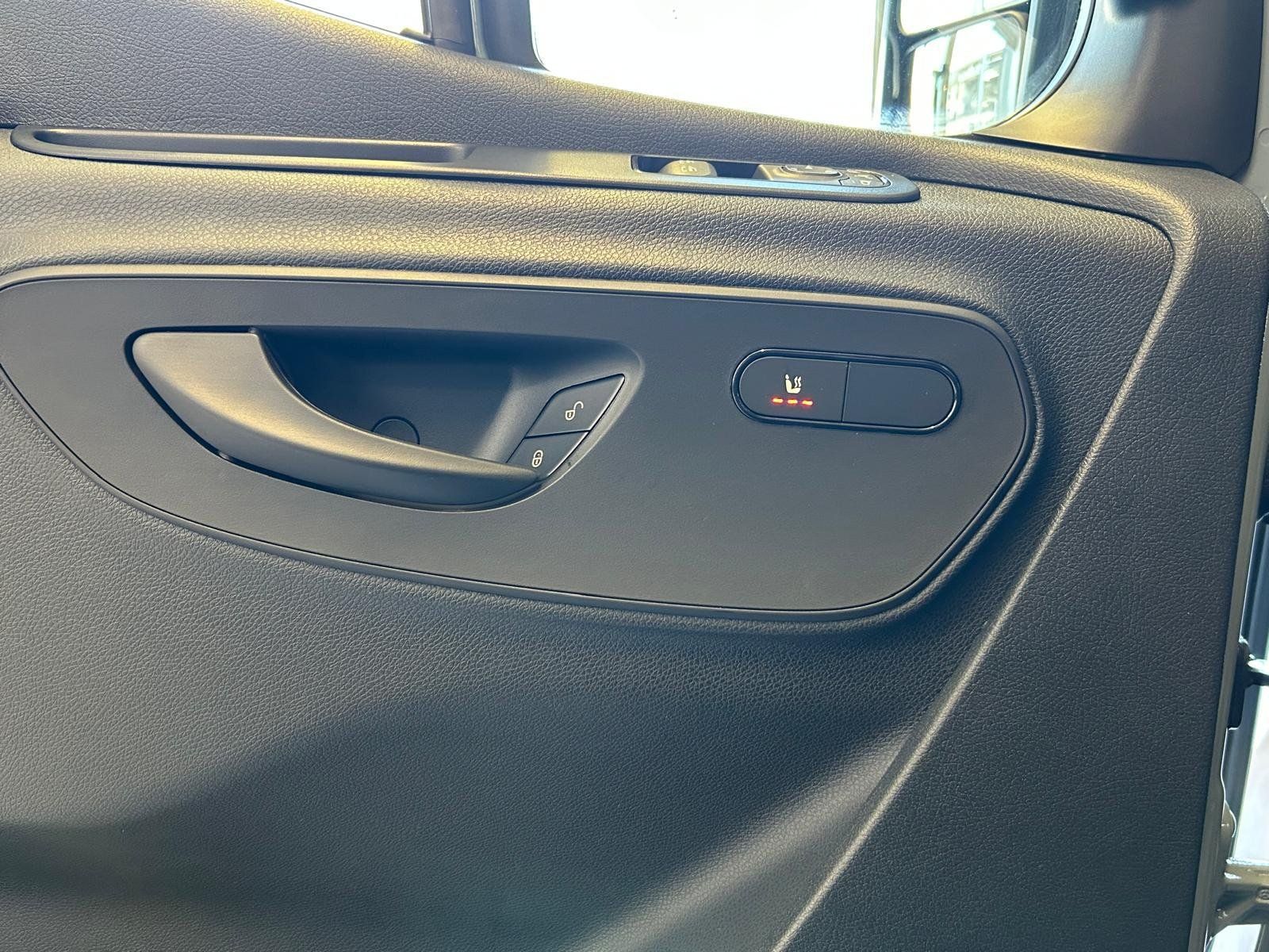 Fahrzeugabbildung Mercedes-Benz Sprinter 317 TOURER STHZ+AHK3,5+SCHWIN+ETÜR+DIST