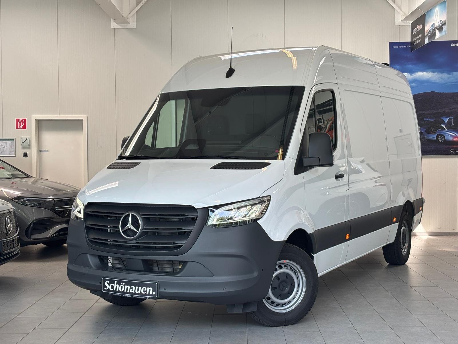 Mercedes-Benz Sprinter 317 CDI PRO L2H2+LED+AHK+DISTR+HOLZ+EDW