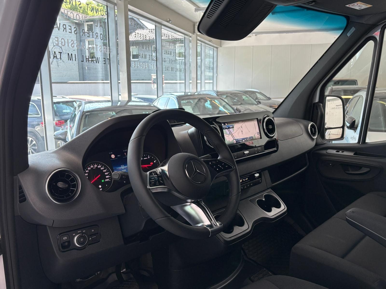 Fahrzeugabbildung Mercedes-Benz Sprinter 317 CDI PRO L2H2+LED+AHK+DISTR+HOLZ+EDW