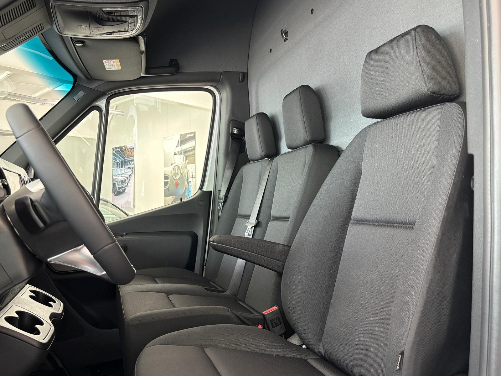 Fahrzeugabbildung Mercedes-Benz Sprinter 317 CDI PRO L2H2+LED+AHK+DISTR+HOLZ+EDW