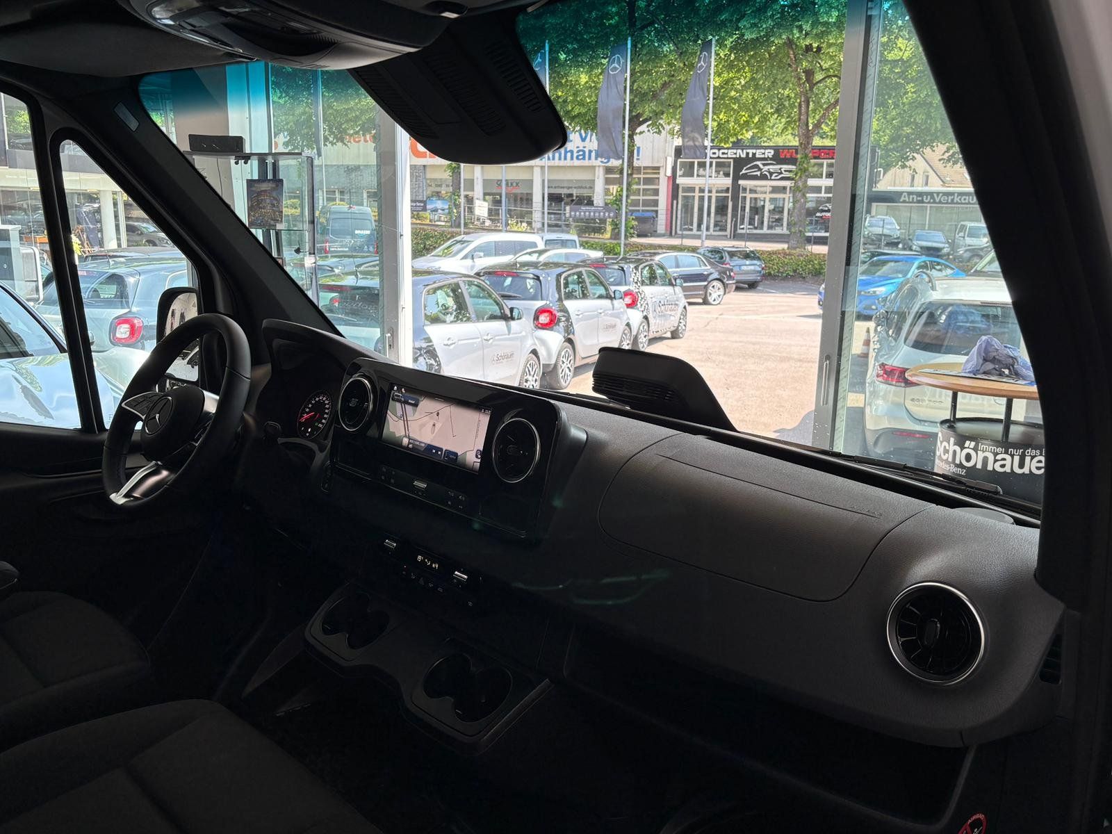 Fahrzeugabbildung Mercedes-Benz Sprinter 317 CDI PRO L2H2+LED+AHK+DISTR+HOLZ+EDW