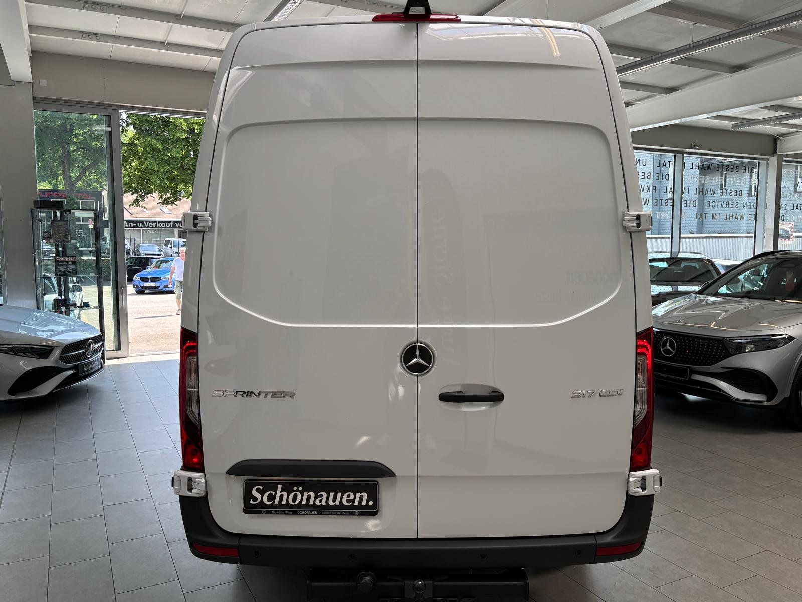 Fahrzeugabbildung Mercedes-Benz Sprinter 317 CDI PRO L2H2+LED+AHK+DISTR+HOLZ+EDW