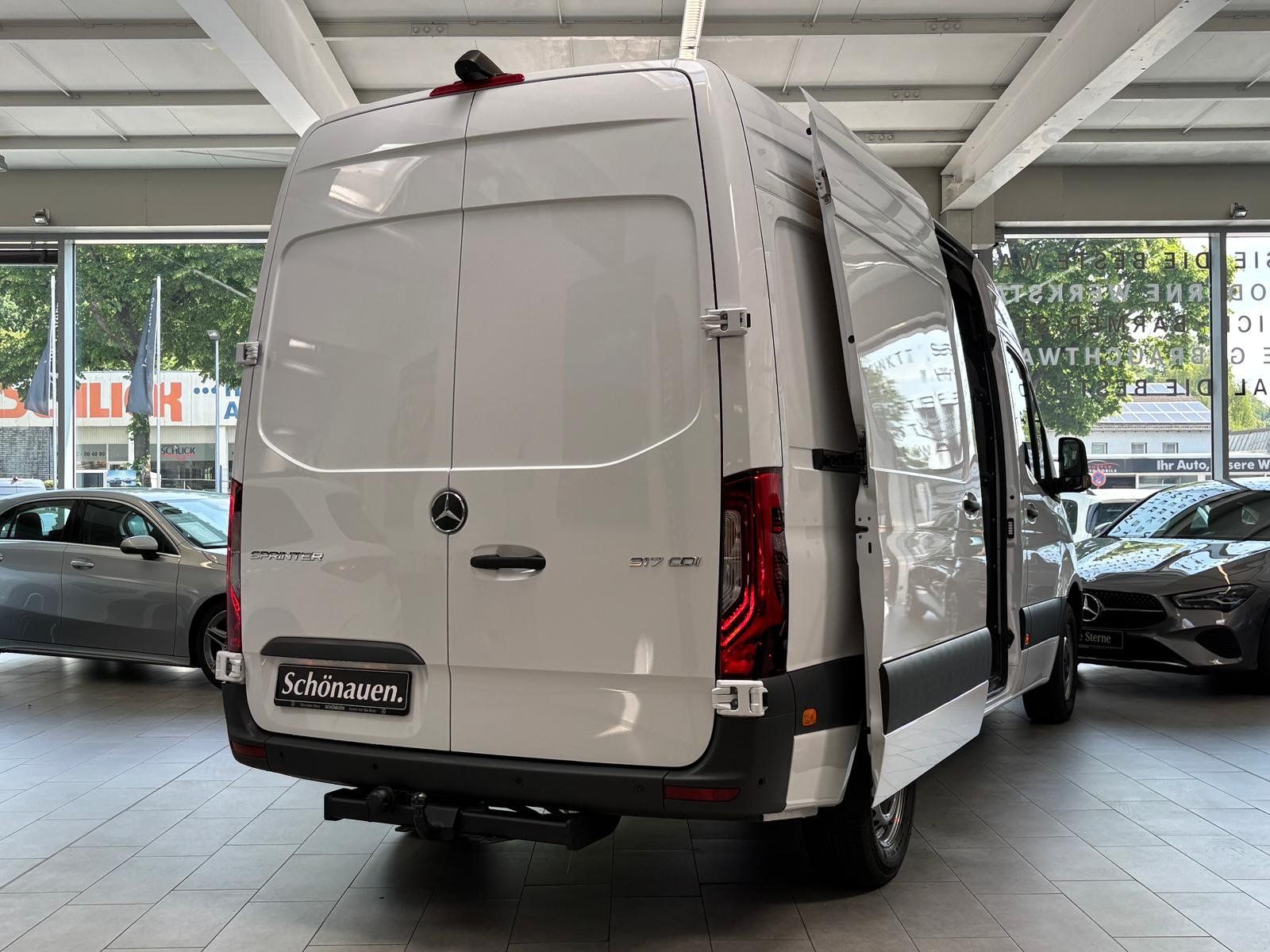 Fahrzeugabbildung Mercedes-Benz Sprinter 317 CDI PRO L2H2+LED+AHK+DISTR+HOLZ+EDW