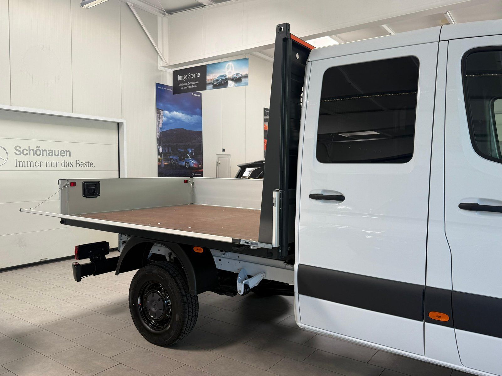 Fahrzeugabbildung Mercedes-Benz Sprinter 319 CDI Standard 4x4 AHK3,5+LED+STDHZ