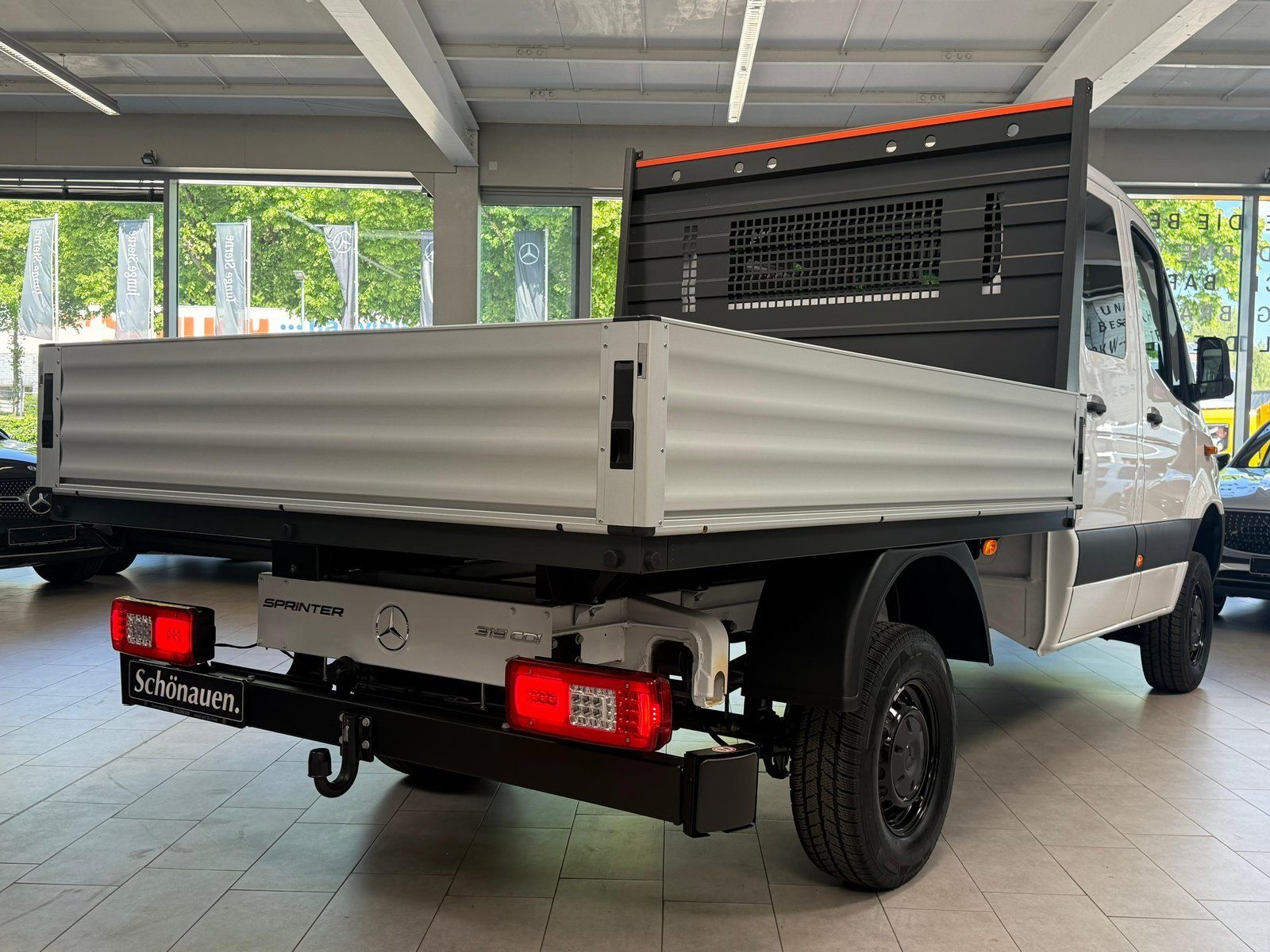 Fahrzeugabbildung Mercedes-Benz Sprinter 319 CDI Standard 4x4 AHK3,5+LED+STDHZ