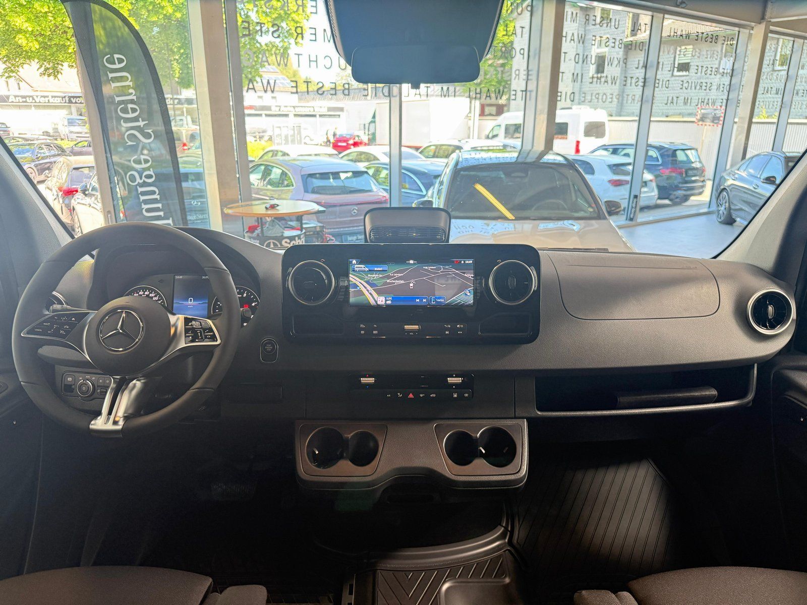 Fahrzeugabbildung Mercedes-Benz Sprinter 319 CDI Standard 4x4 AHK3,5+LED+STDHZ