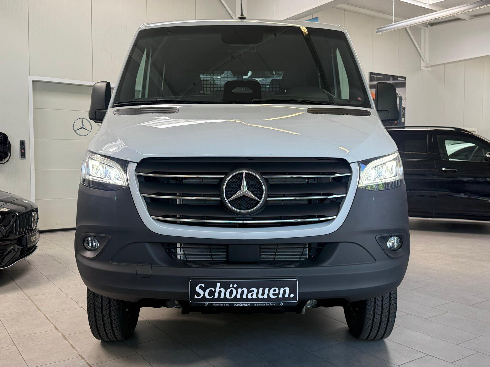 Fahrzeugabbildung Mercedes-Benz Sprinter 319 CDI Standard 4x4 AHK3,5+LED+STDHZ
