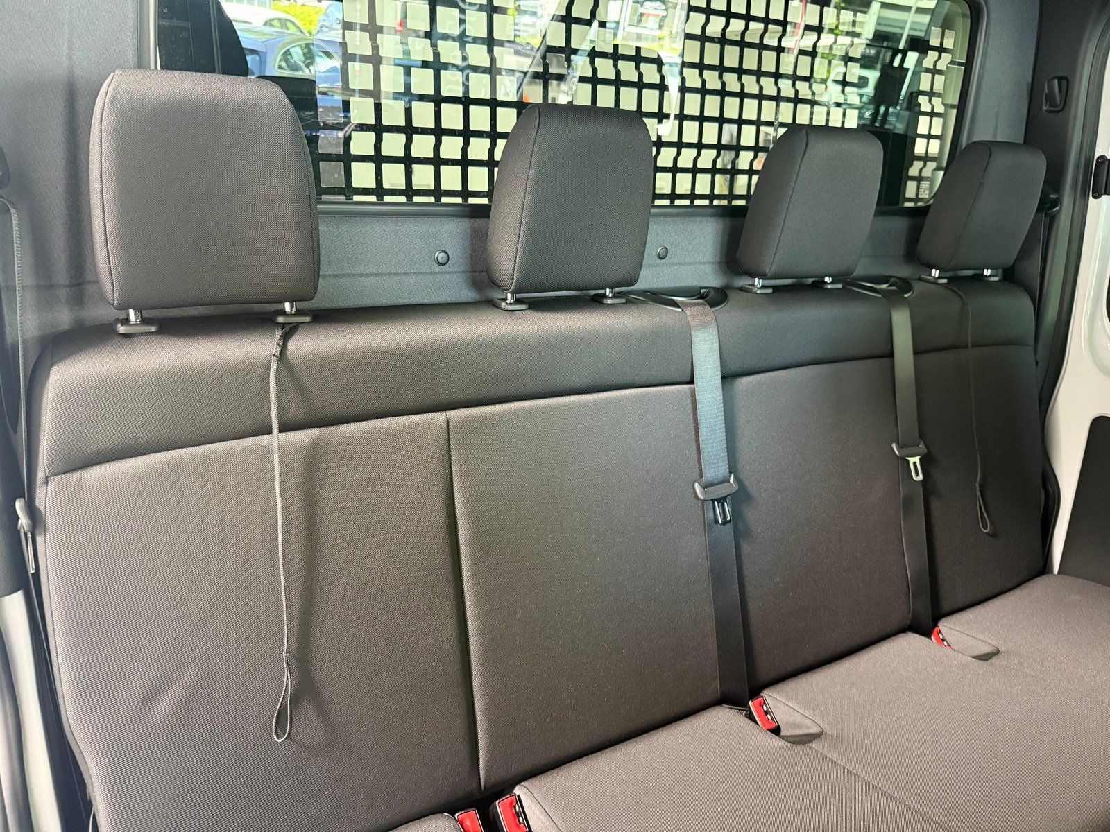 Fahrzeugabbildung Mercedes-Benz Sprinter 319 CDI Standard 4x4 AHK3,5+LED+STDHZ