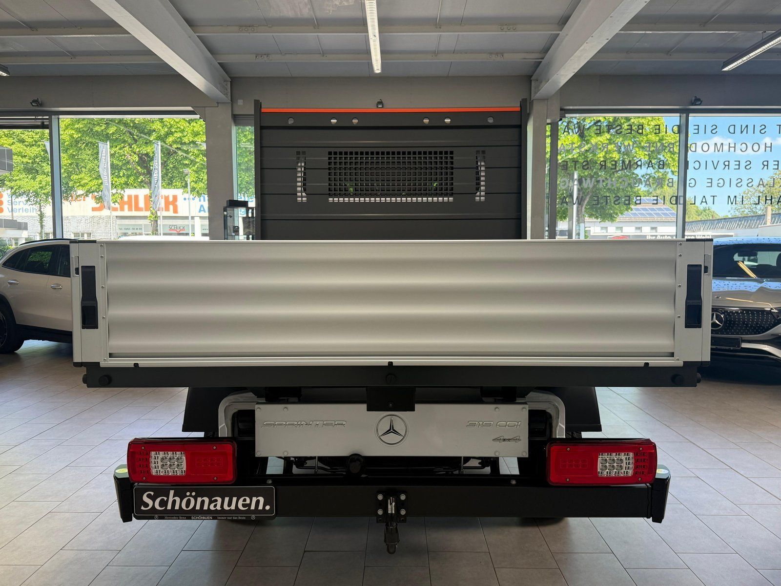 Fahrzeugabbildung Mercedes-Benz Sprinter 319 CDI Standard 4x4 AHK3,5+LED+STDHZ