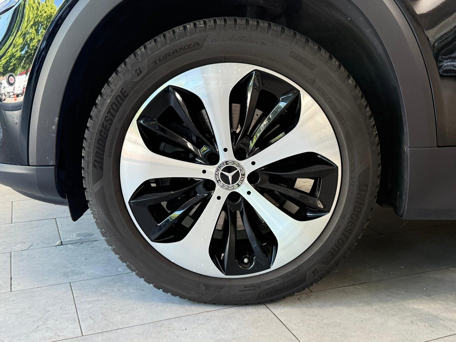 Fahrzeugabbildung Mercedes-Benz GLB 220 d 4Matic AHK+DISTRO+BEAM+360+NIGHT+EASYP