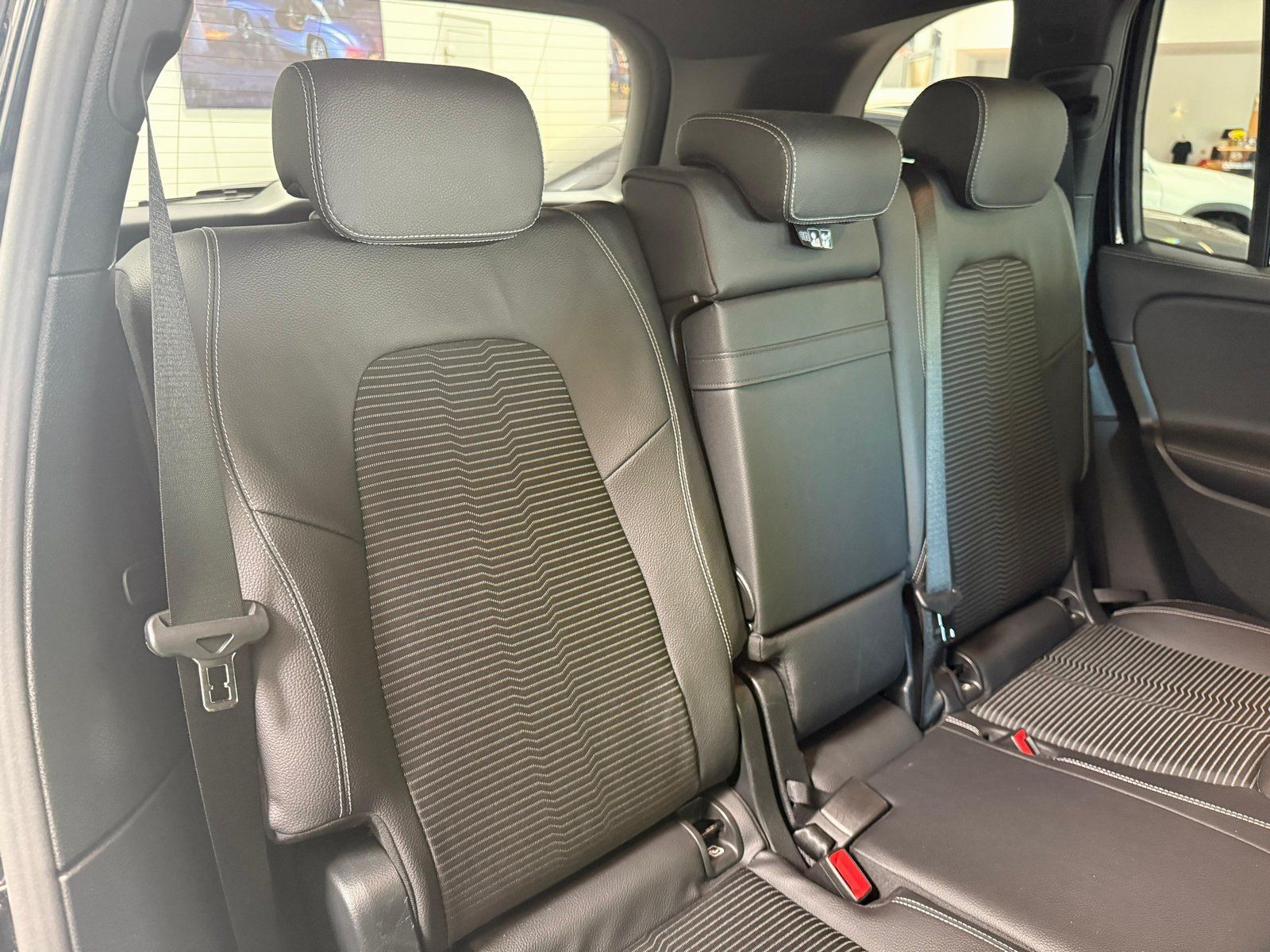Fahrzeugabbildung Mercedes-Benz GLB 220 d 4Matic AHK+DISTRO+BEAM+360+NIGHT+EASYP